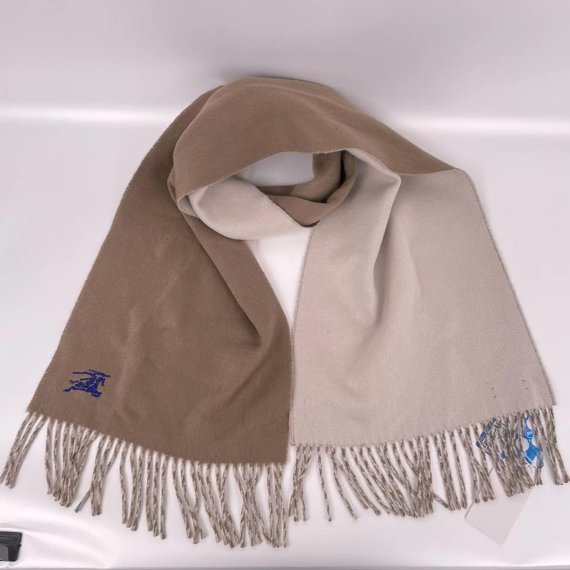 Burberry Burberry Cashmere Double-Faced Horseferry Scarf Gray 168/30 Size ONE SIZE - 1 Thumbnail