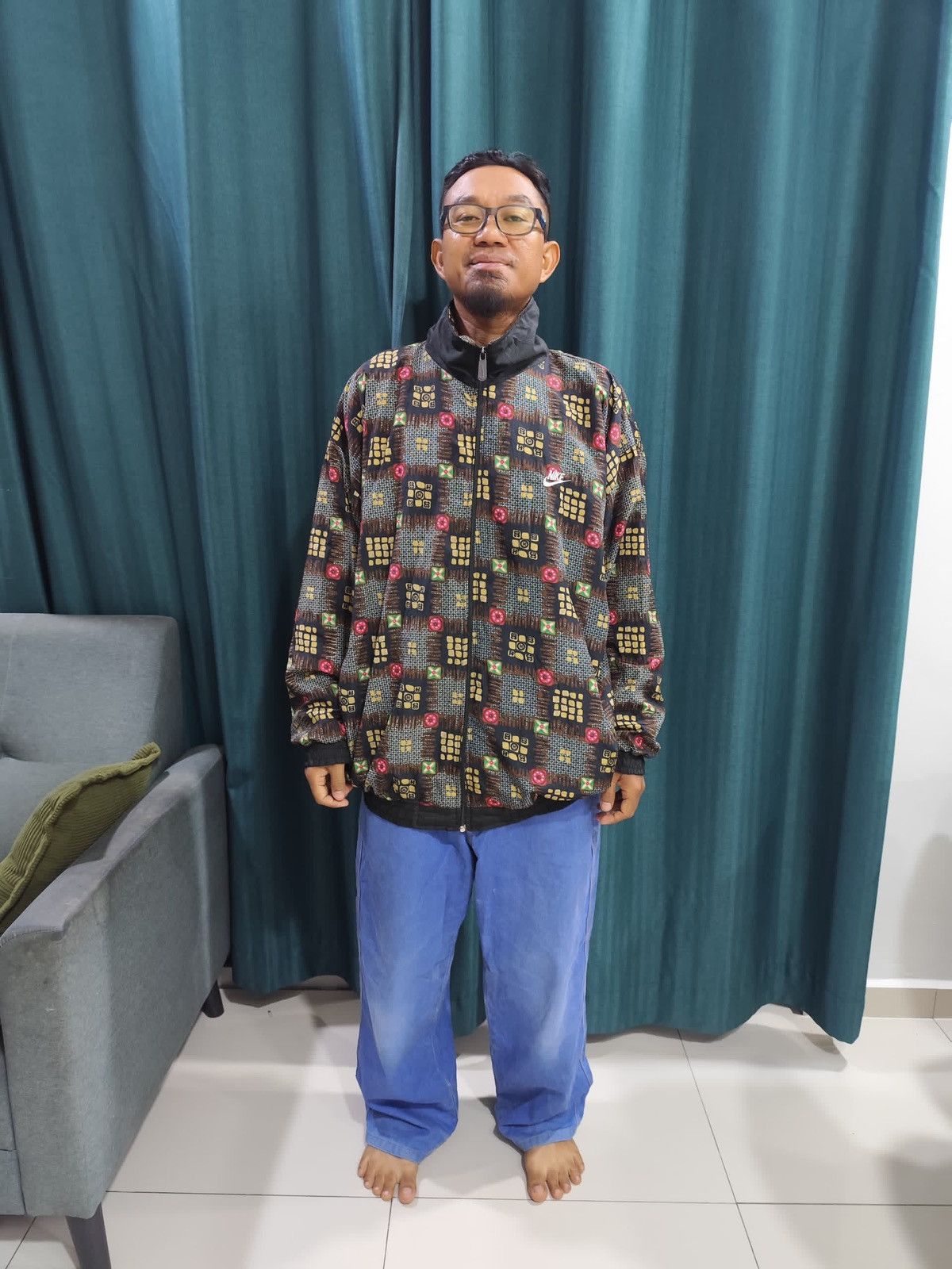 Nike Vintage Nike Big Logo Windbreaker Rare Pattern 90s Size US L / EU 52-54 / 3 - 10 Thumbnail