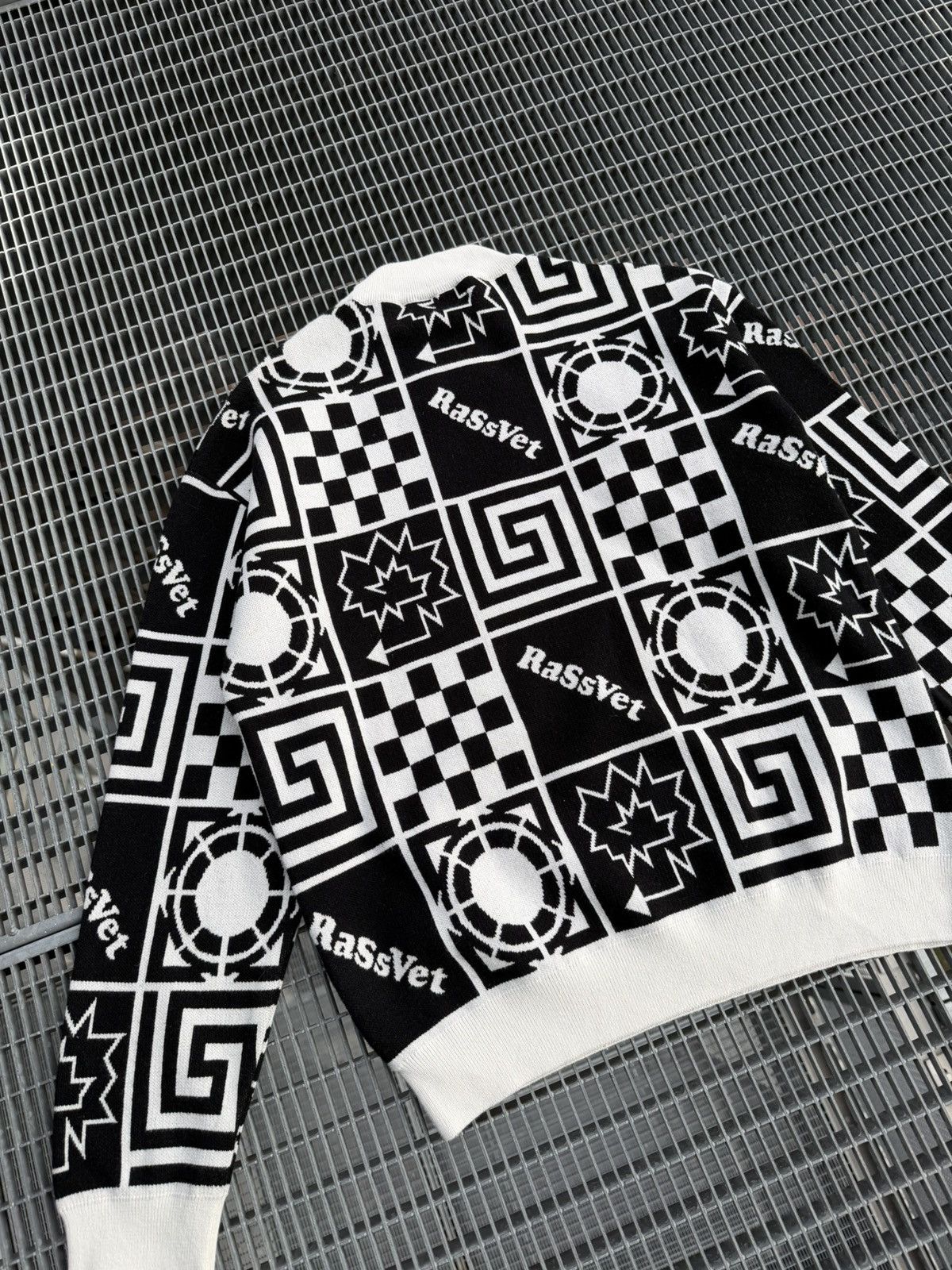 Gosha Rubchinskiy Gosha Rubchinskiy Rassvet Overprinted Wool Sweater Size US M / EU 48-50 / 2 - 11 Thumbnail