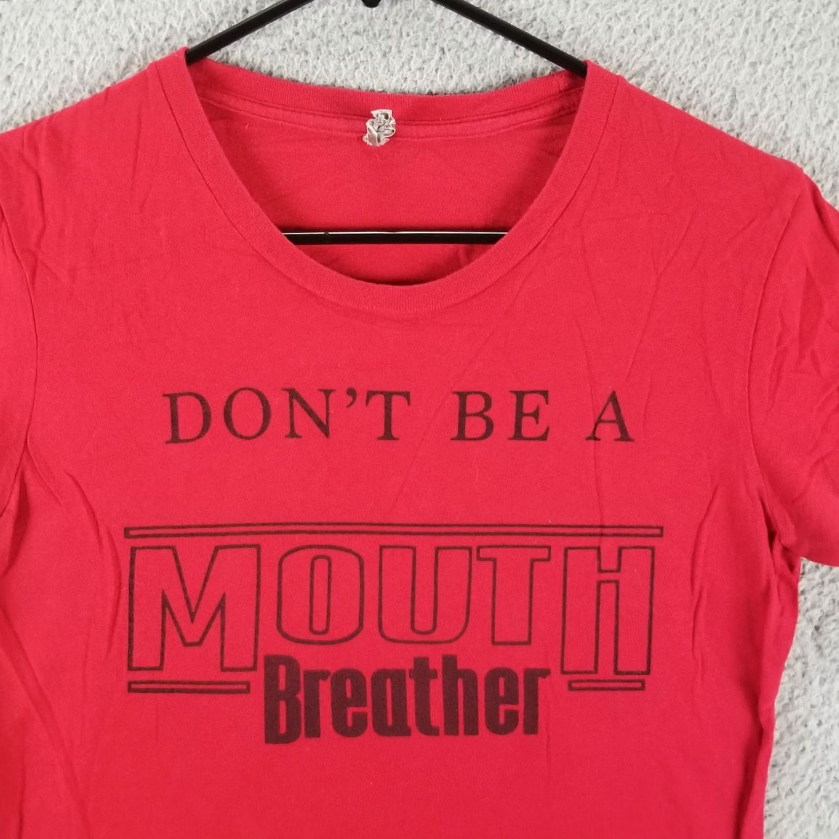 Vintage Vintage Don’t Be A Mouth Breather Graphic T-shirt Woman Large Red Teens L Adult? Size US L / EU 52-54 / 3 - 2 Thumbnail