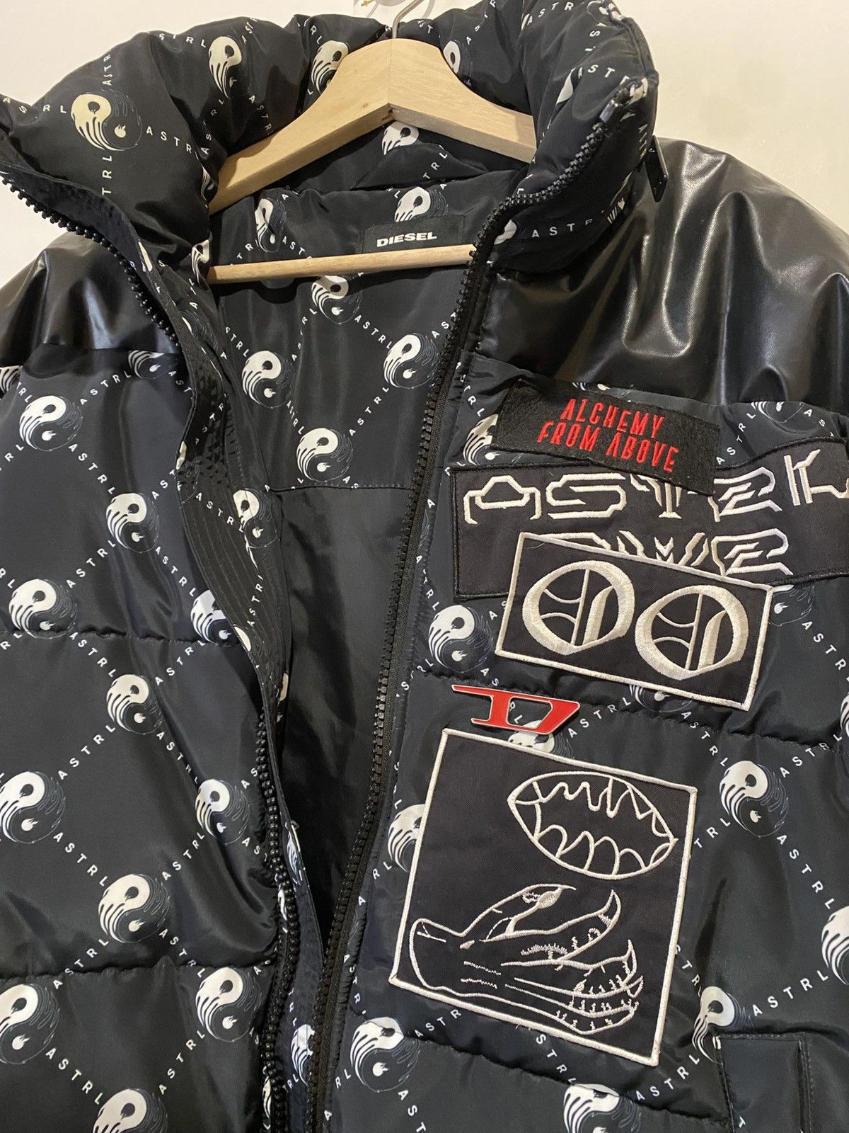 Diesel Diesel Yin Yang Puffer Jacket Size US XL / EU 56 / 4 - 1 Thumbnail