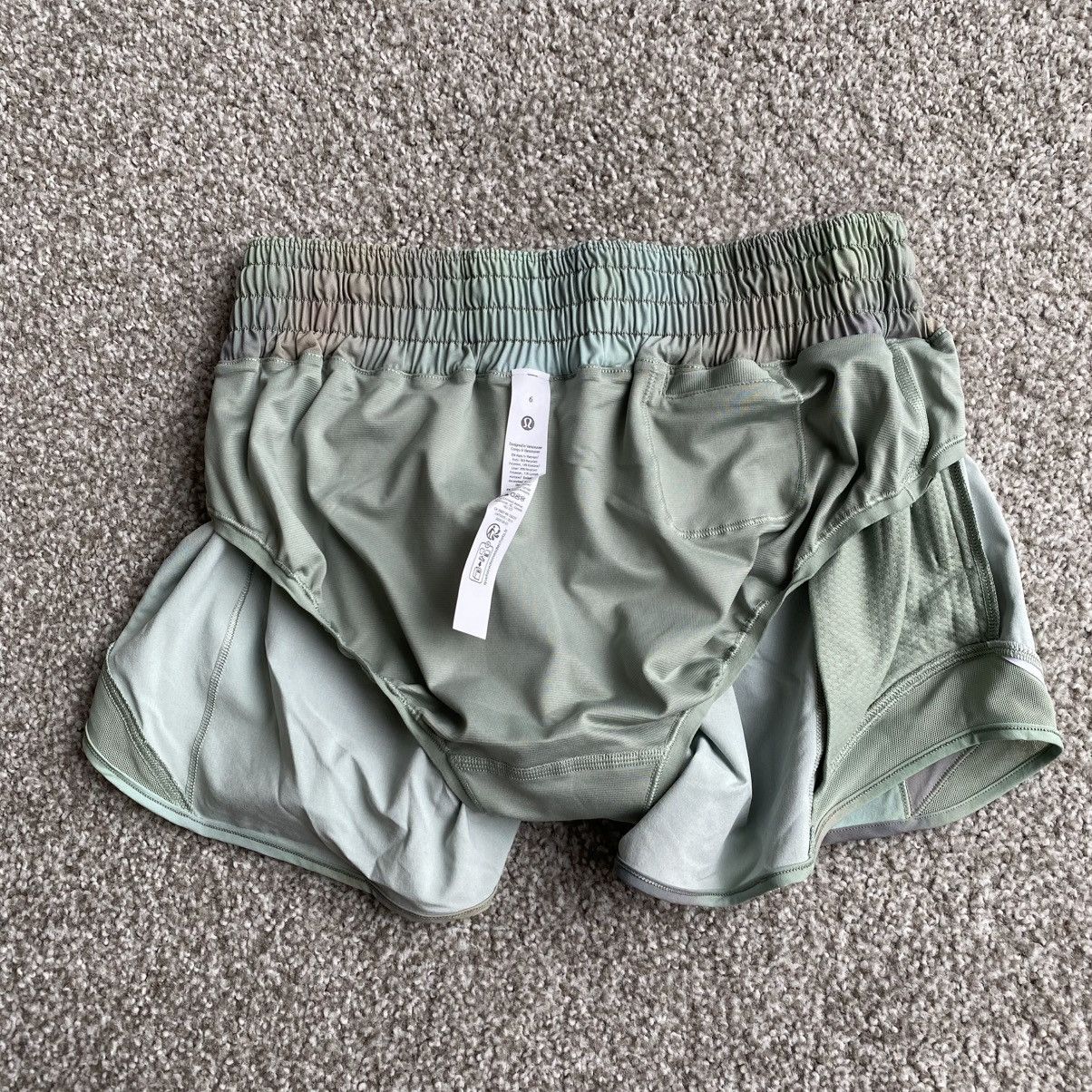 Lululemon Lululemon Hotty Hot Lined HR Shorts 2.5” Size 28" / US 6 / IT 42 - 5 Thumbnail