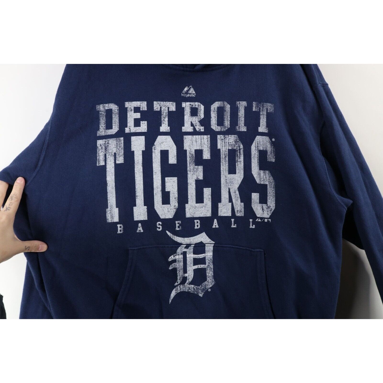 Majestic × Vintage Vintage Majestic Faded Detroit Tigers Baseball Hoodie Size US L / EU 52-54 / 3 - 4 Thumbnail