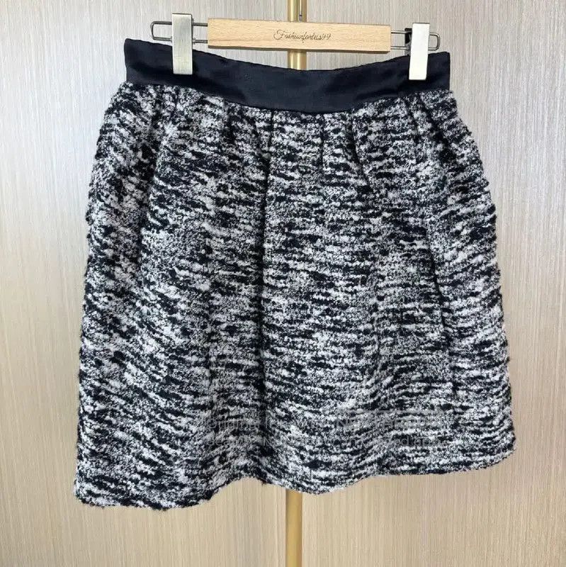 Dior Dior L Size Color Block Wool Skirt . Size 23" - 1 Thumbnail