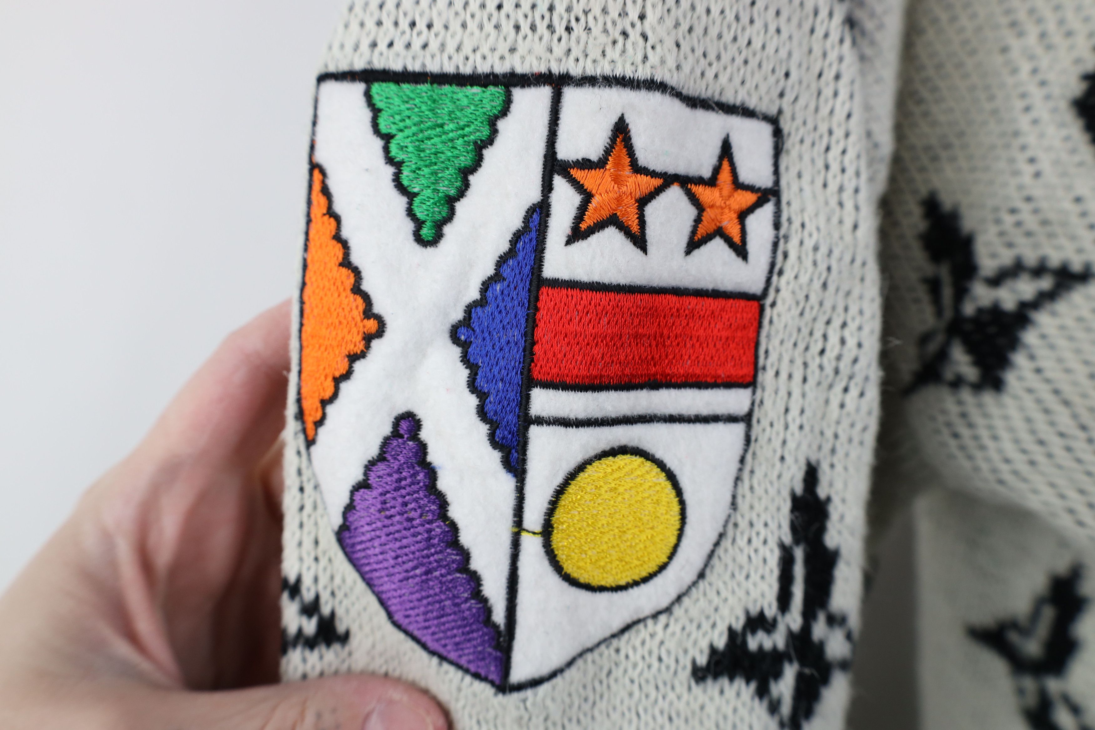 Vintage Vintage 90s Streetwear Coat of Arms Knit Crewneck Sweater Size S / US 4 / IT 40 - 4 Thumbnail