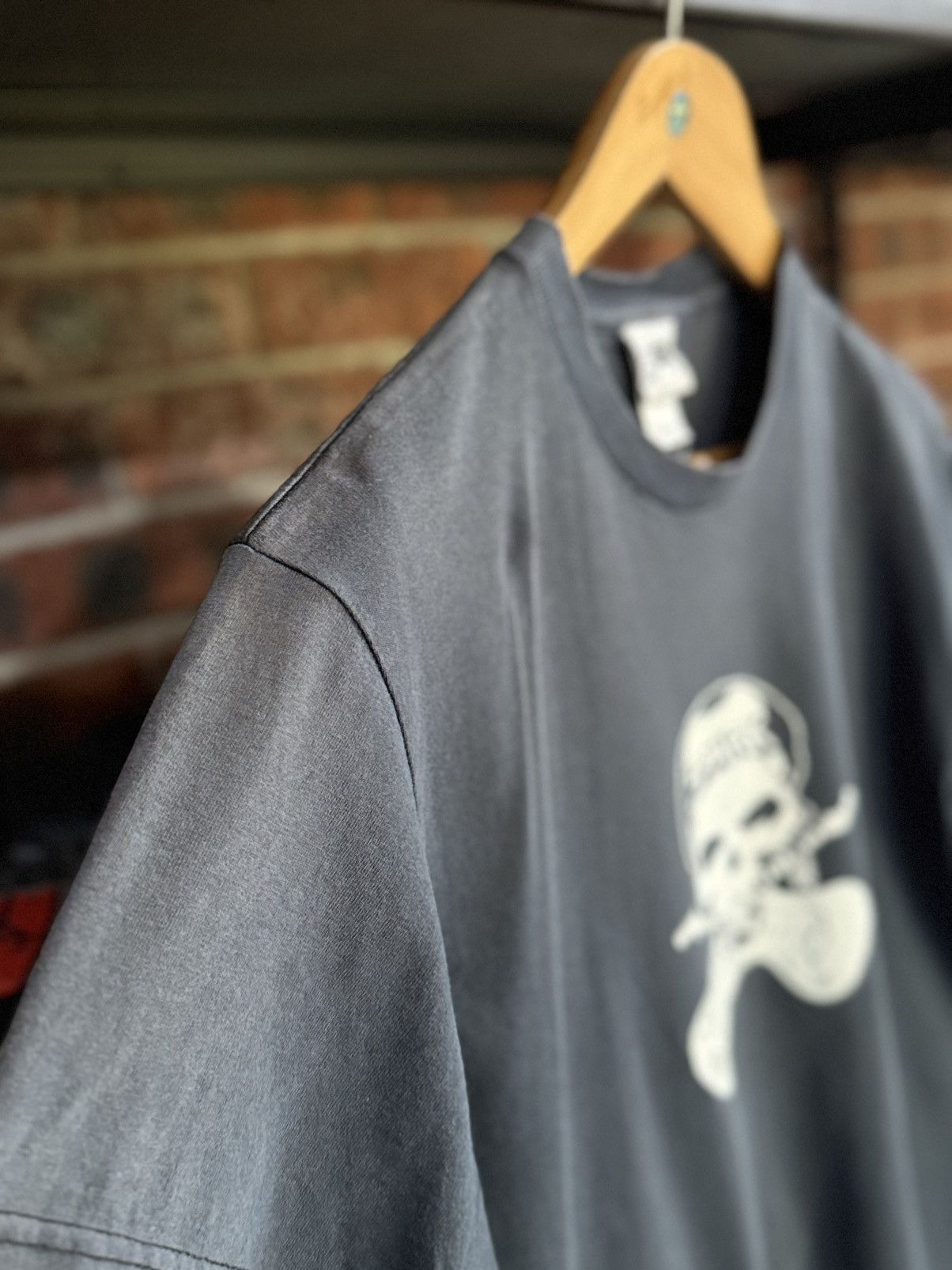 Girl Skateboards × Vintage Thrashed Vintage Spark Skateboard Skulls Sun Faded Tee Size US M / EU 48-50 / 2 - 8 Thumbnail
