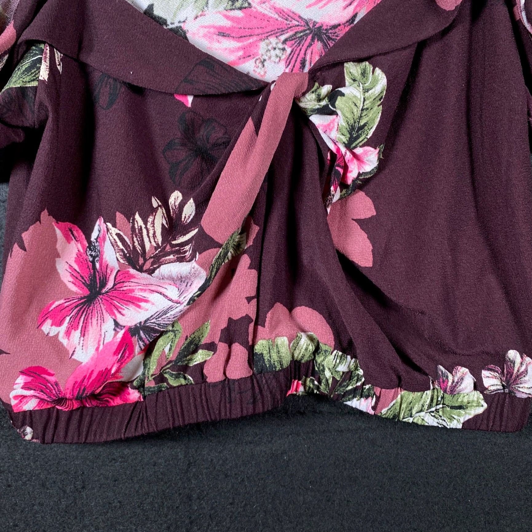 Express Express Blouse Womens Purple Multi Floral V Neck Cold Shoulder Crop Top S Size S / US 4 / IT 40 - 3 Thumbnail