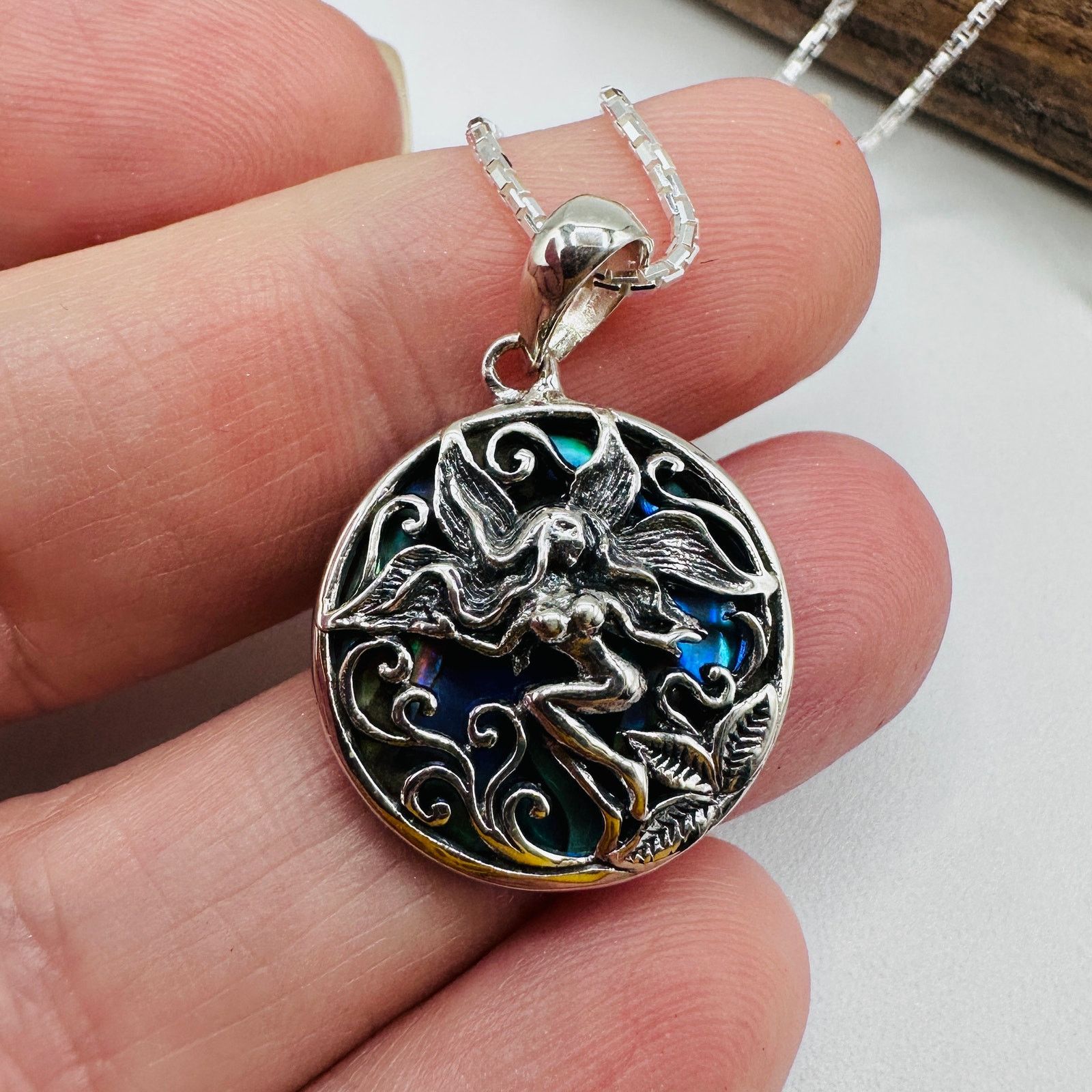 Other Sterling Silver Fairy Abalone Shell Medallion Necklace Size ONE SIZE - 4 Thumbnail