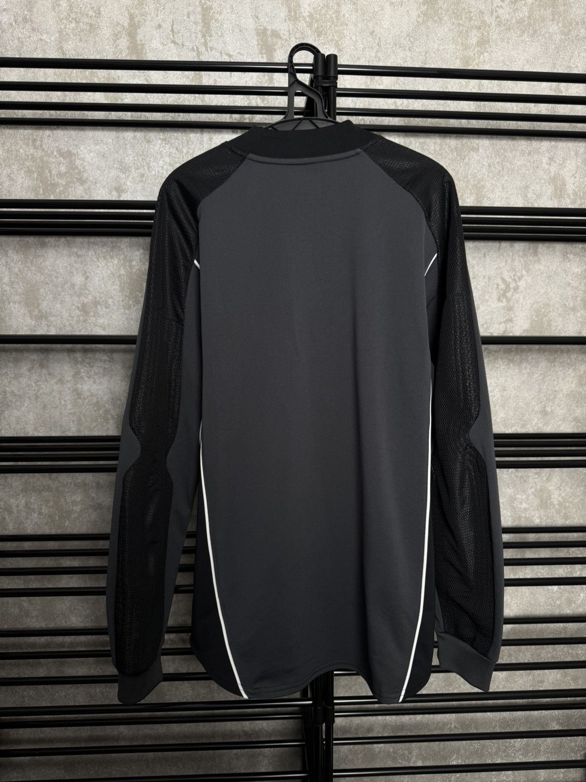 Nike Arsenal Goalkeeper football shirt Soccer Nike o2 Jersey Size US M / EU 48-50 / 2 - 10 Thumbnail