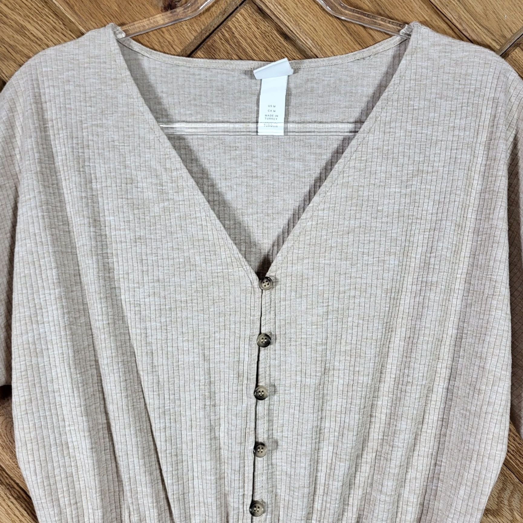 H&M H&M Womens Beige Short Sleeve Button Front Jumpsuit Size M V-Neck Ribbed Casual Shirt? Size 32" / US 10 / IT 46 - 3 Thumbnail