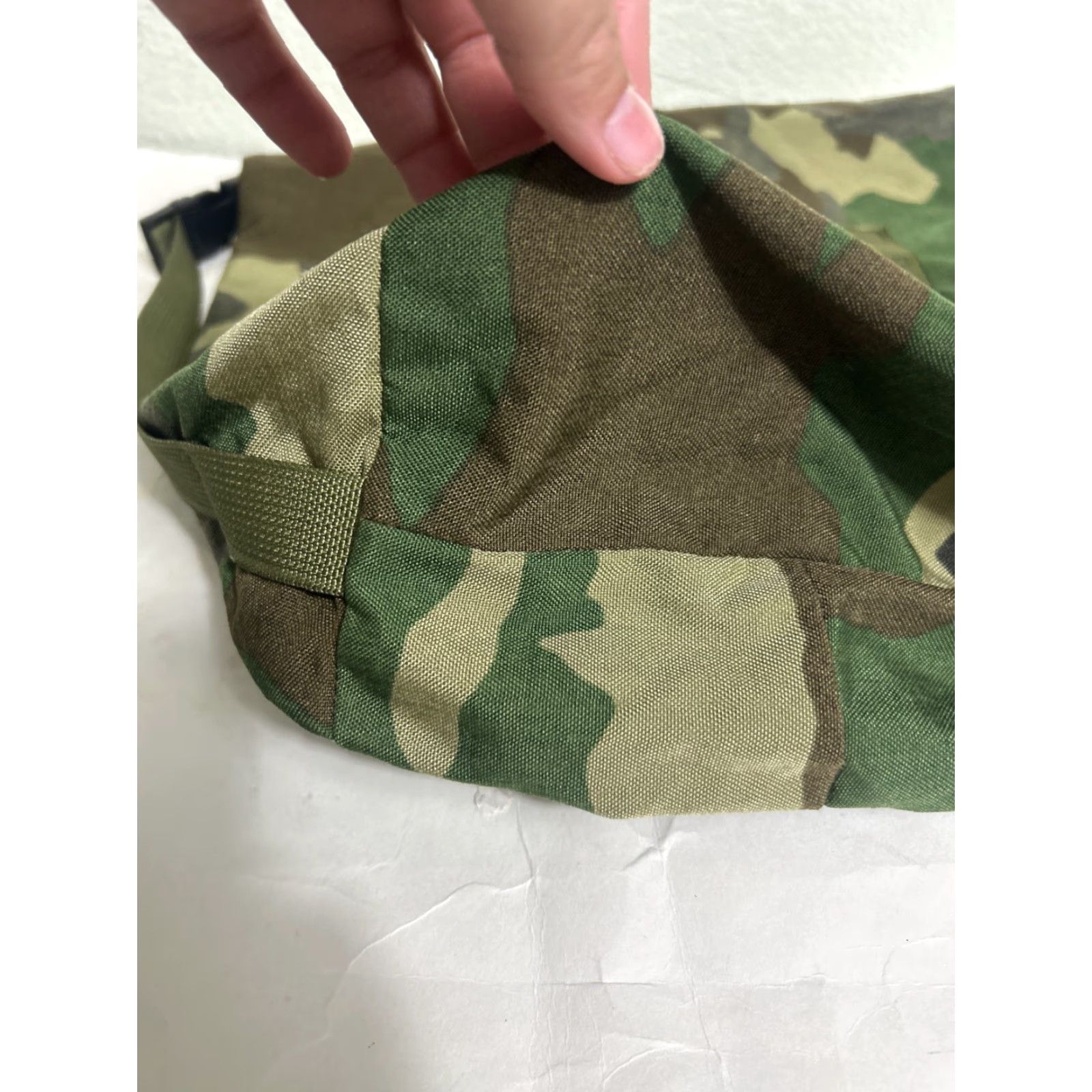 Vintage Unbranded Camo Rucksack Fold over Hook Loop 25x8x6 Size ONE SIZE - 6 Thumbnail
