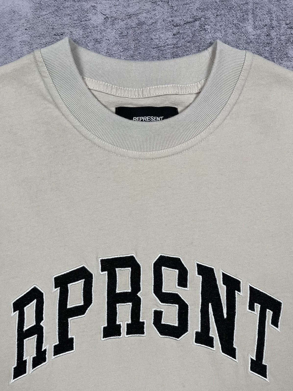 Represent Clo. Represent clo. big embroidered logo tee Size US L / EU 52-54 / 3 - 3 Thumbnail