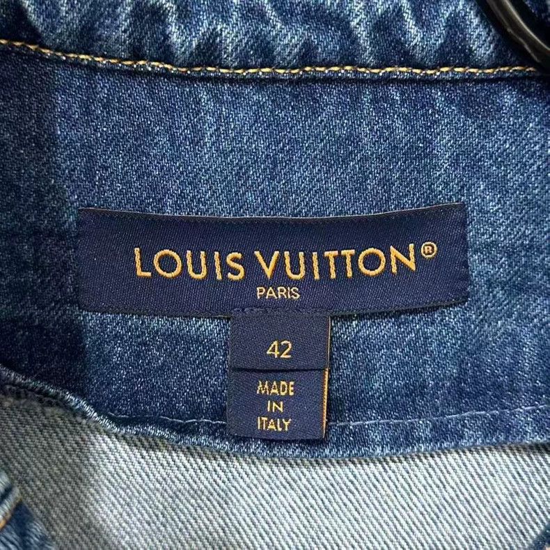 Louis Vuitton Louis Vuitton Full logo printing Silk shirt Size XS / US 0-2 / IT 36-38 - 4 Thumbnail