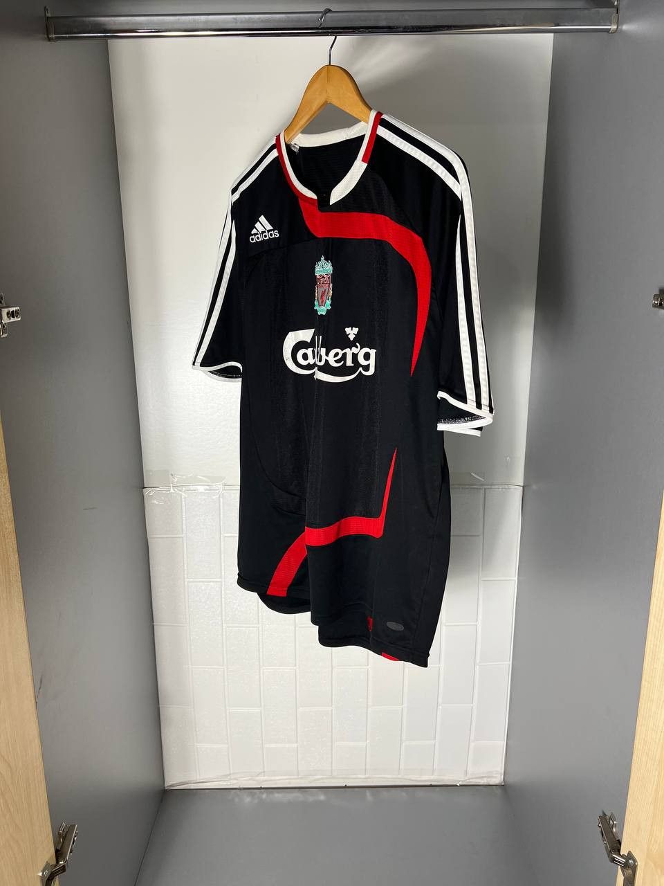 Adidas VINTAGE ADIDAS FC LIVERPOOL ENGLAND SOCCER JERSEY RETRO Y2K Size US L / EU 52-54 / 3 - 3 Thumbnail