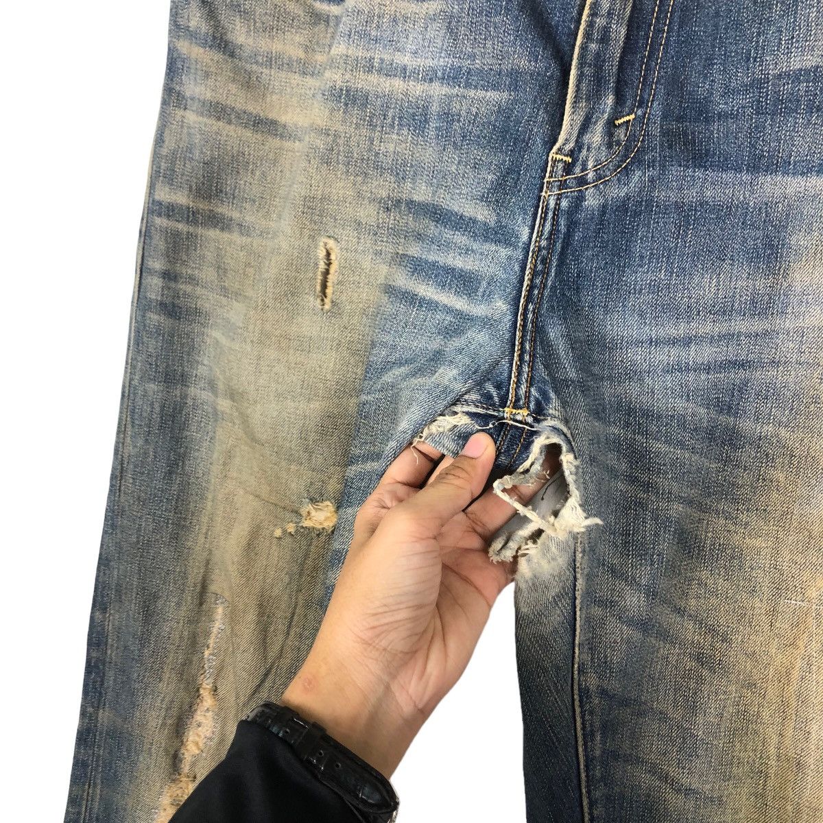 Levi's 🔥Rare Worn Rusty Big Hole Levi’s Distressed Jeans Denim Size US 36 / EU 52 - 17 Thumbnail