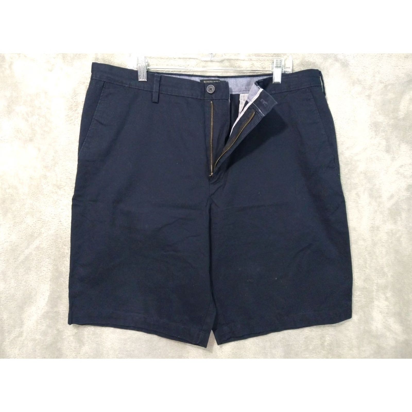 Banana Republic Banana Republic Shorts Mens 38 x 10 Blue Chino Emerson Flat Front Casual Preppy Vietnam? Size US 38 / EU 54 - 2 Thumbnail