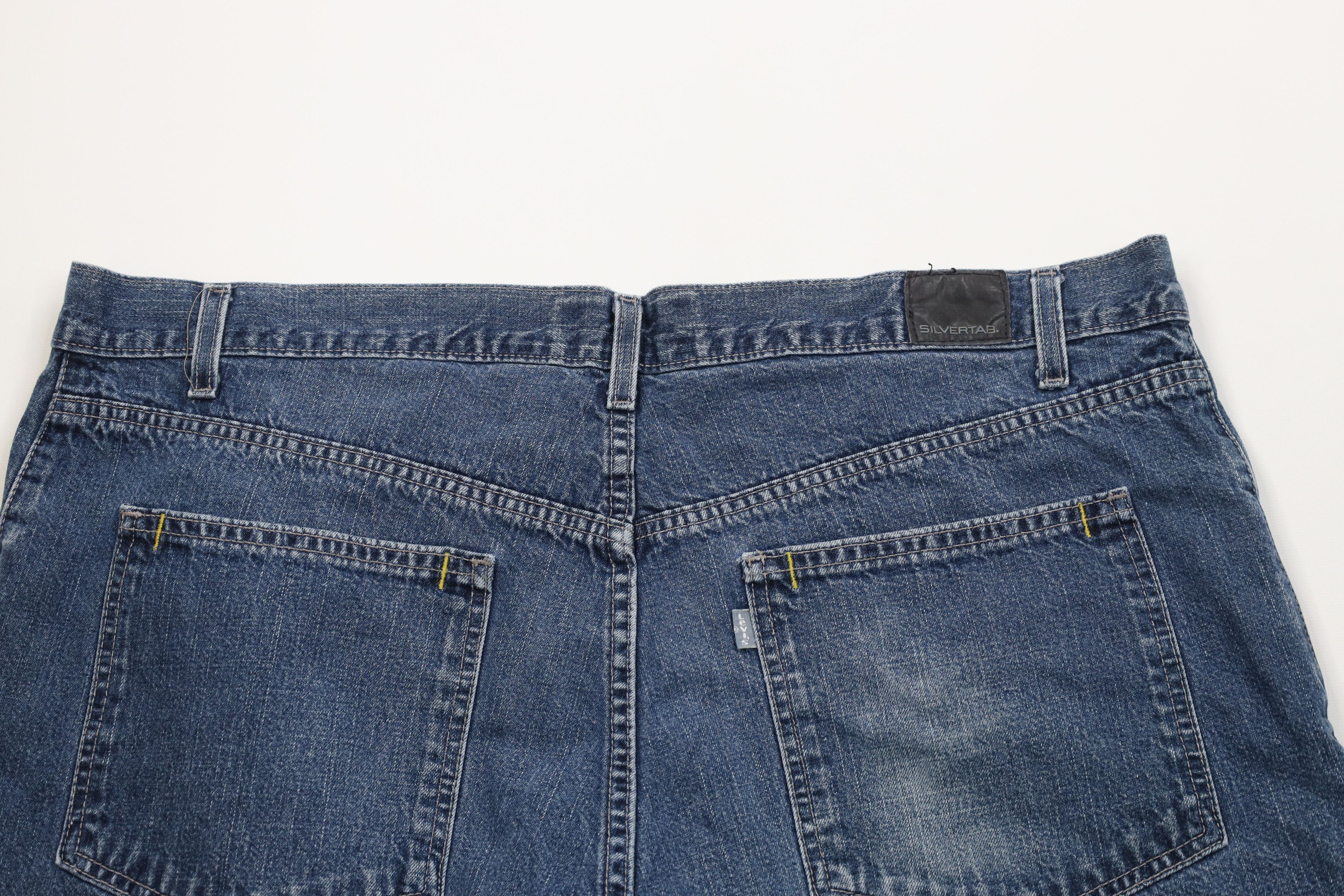 Levi's Vintage Y2K 2002 Levis SilverTab Fit Denim Jean Shorts Jorts Size US 42 / EU 58 - 9 Thumbnail