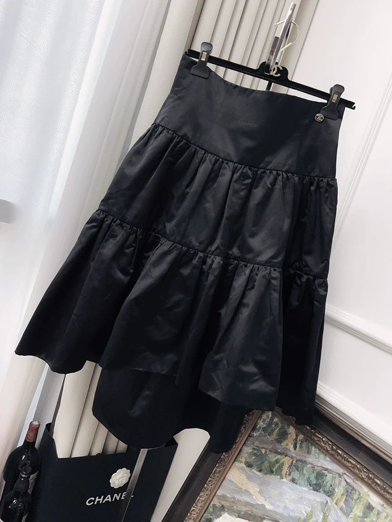 Chanel Chanel 20s roof series black mulberry silk irregular skirt Size 26" / US 2 / IT 38 - 1 Thumbnail
