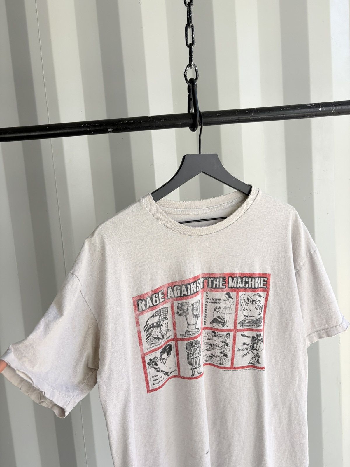 Band Tees Vintage Rage Against The Machine Thrashed Distressed Shirt Size US XL / EU 56 / 4 - 5 Thumbnail