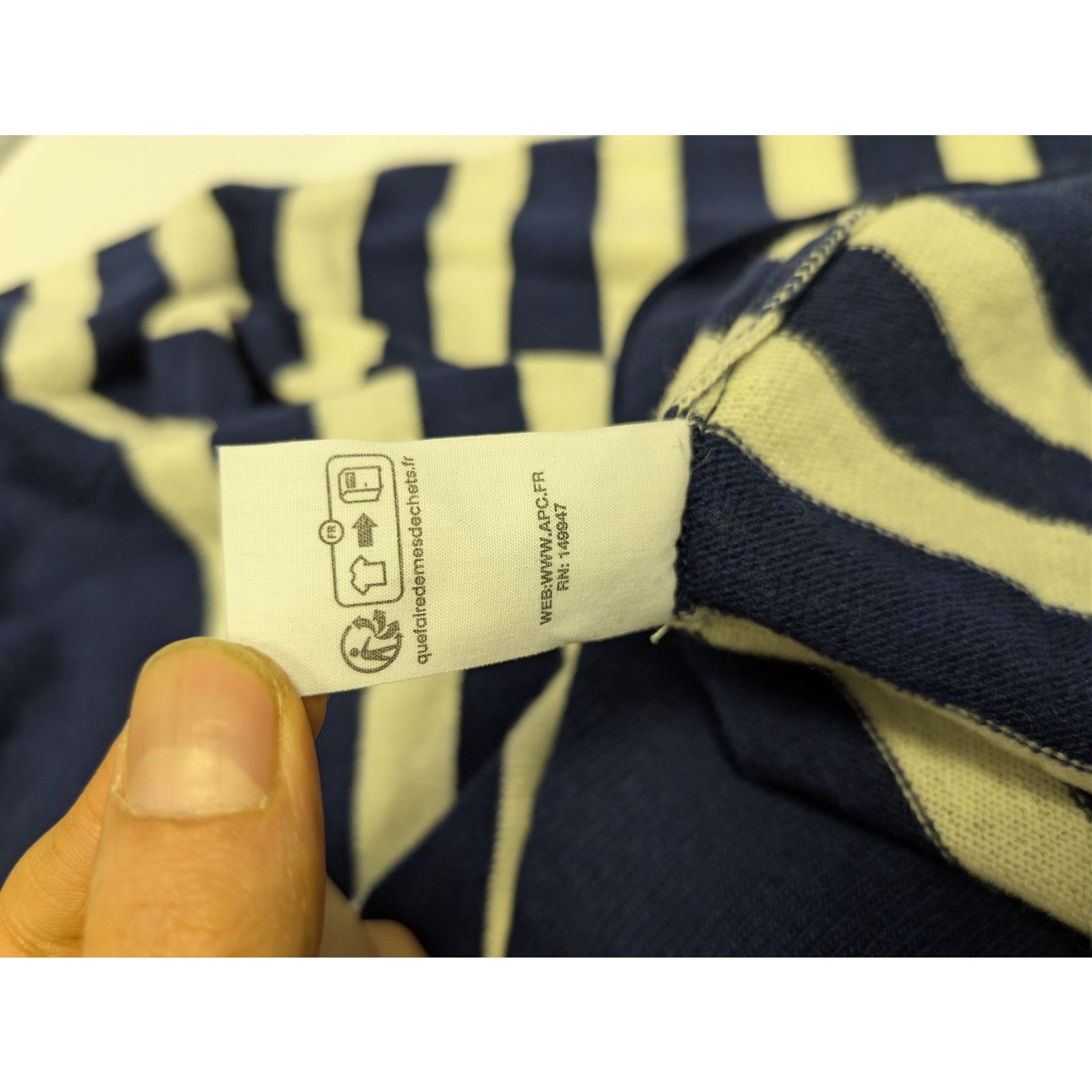 A.P.C. o1rshd1 CC20 Men's Ismael Striped Crew Knit sweater in Navy Size US M / EU 48-50 / 2 - 18 Thumbnail