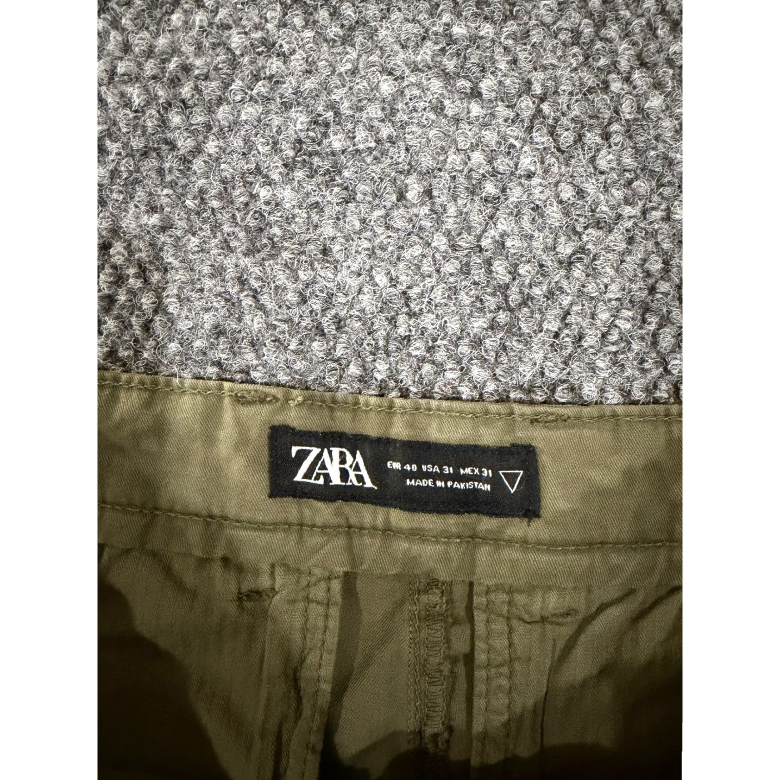 Zara Zara Chino Shorts Mens 31 Green Flat Front Cotton Stretch 5-Pocket Regular Rise Mid 9 In Inseam 9 In Casual Summer Spring Size US 31 - 4 Thumbnail