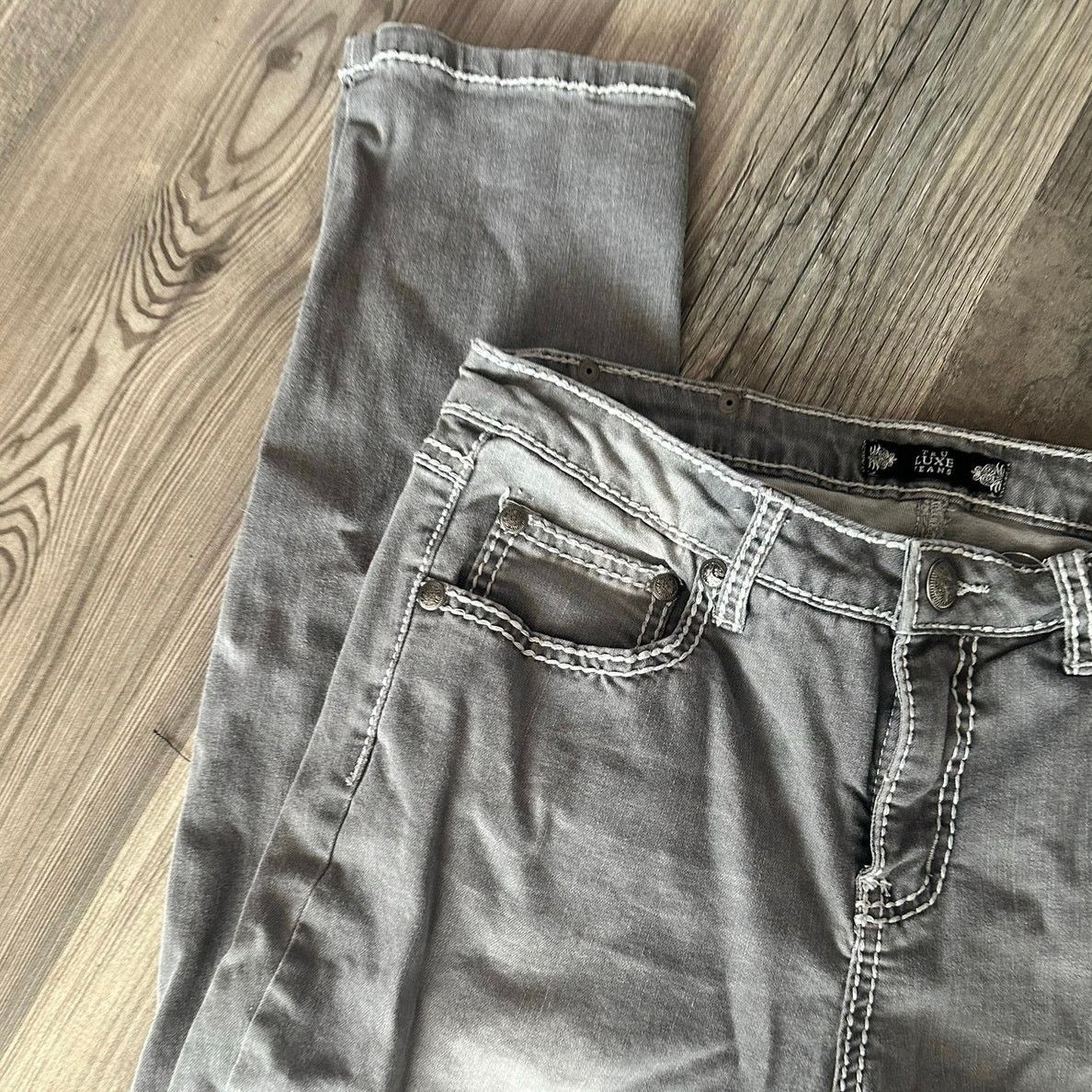 Other tru luce jeans gray bedazzled silver mid rise jeans Size 30" / US 8 / IT 44 - 2 Thumbnail
