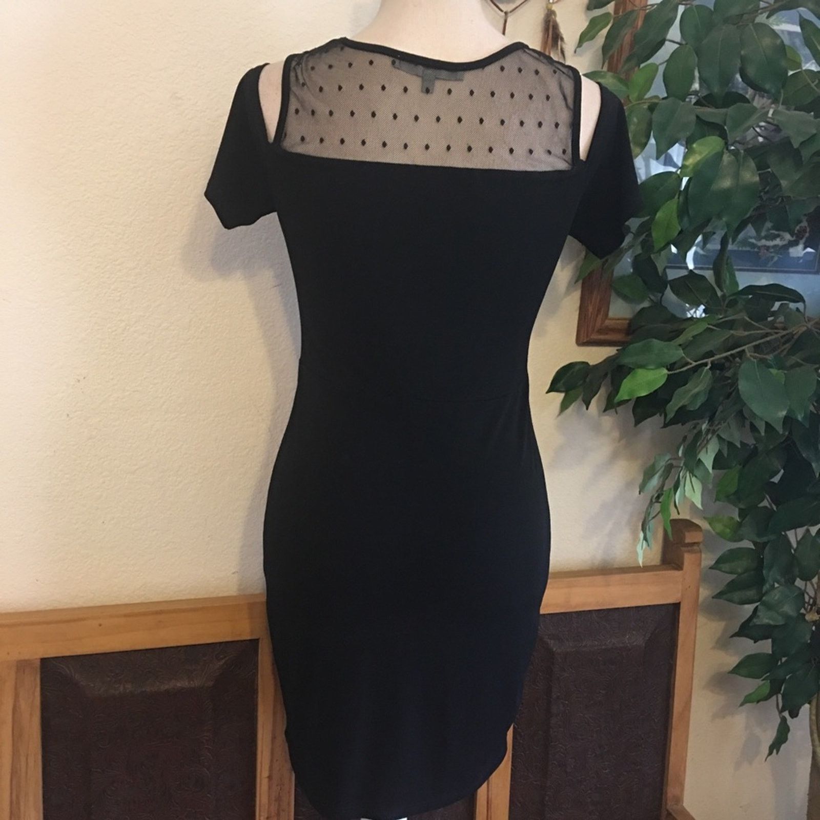 Designer Sweet Rain cold shoulder floral embroidered dress Size M / US 6-8 / IT 42-44 - 6 Thumbnail