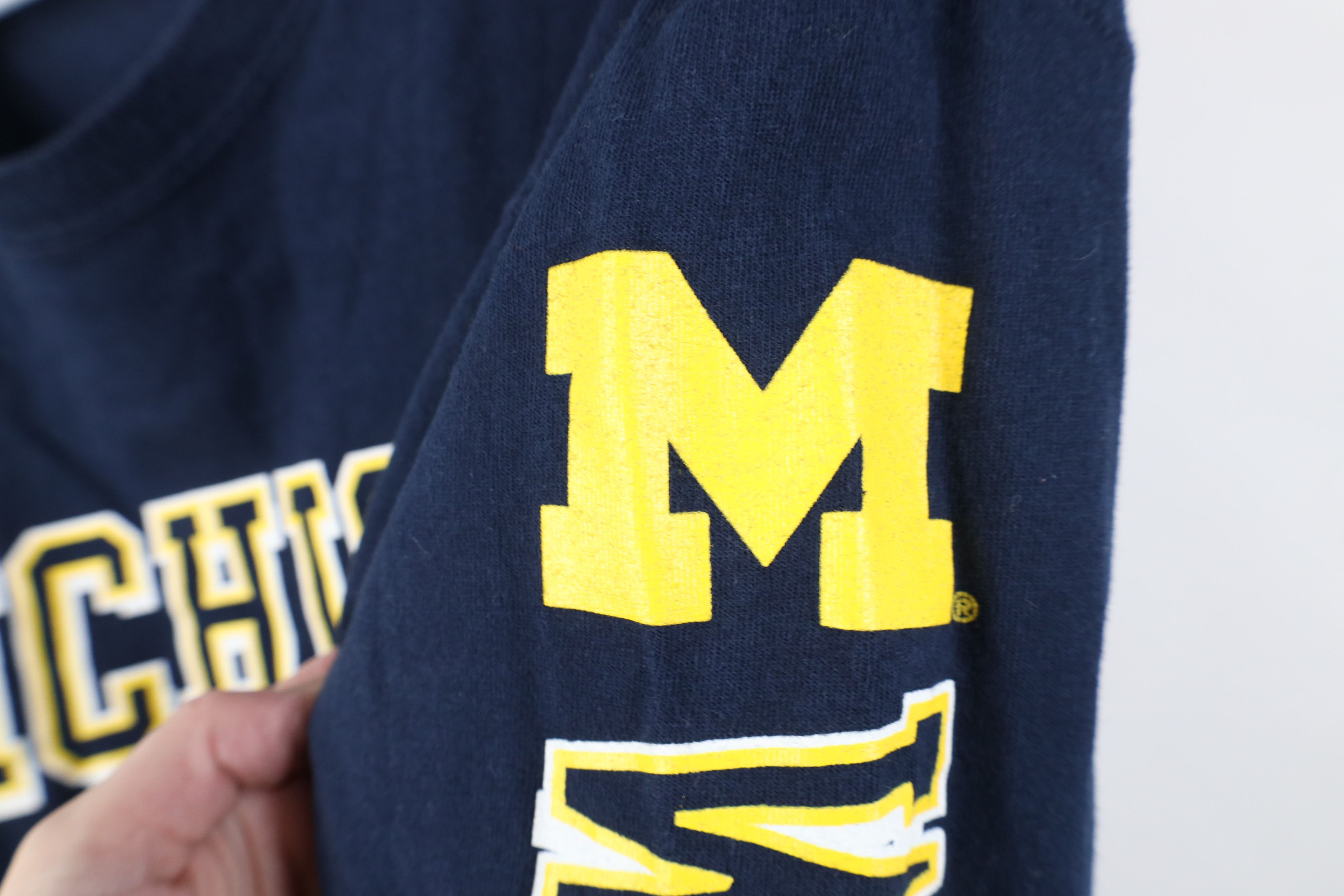 Jansport Vintage JanSport University of Michigan Long Sleeve T-Shirt Size US XL / EU 56 / 4 - 7 Thumbnail