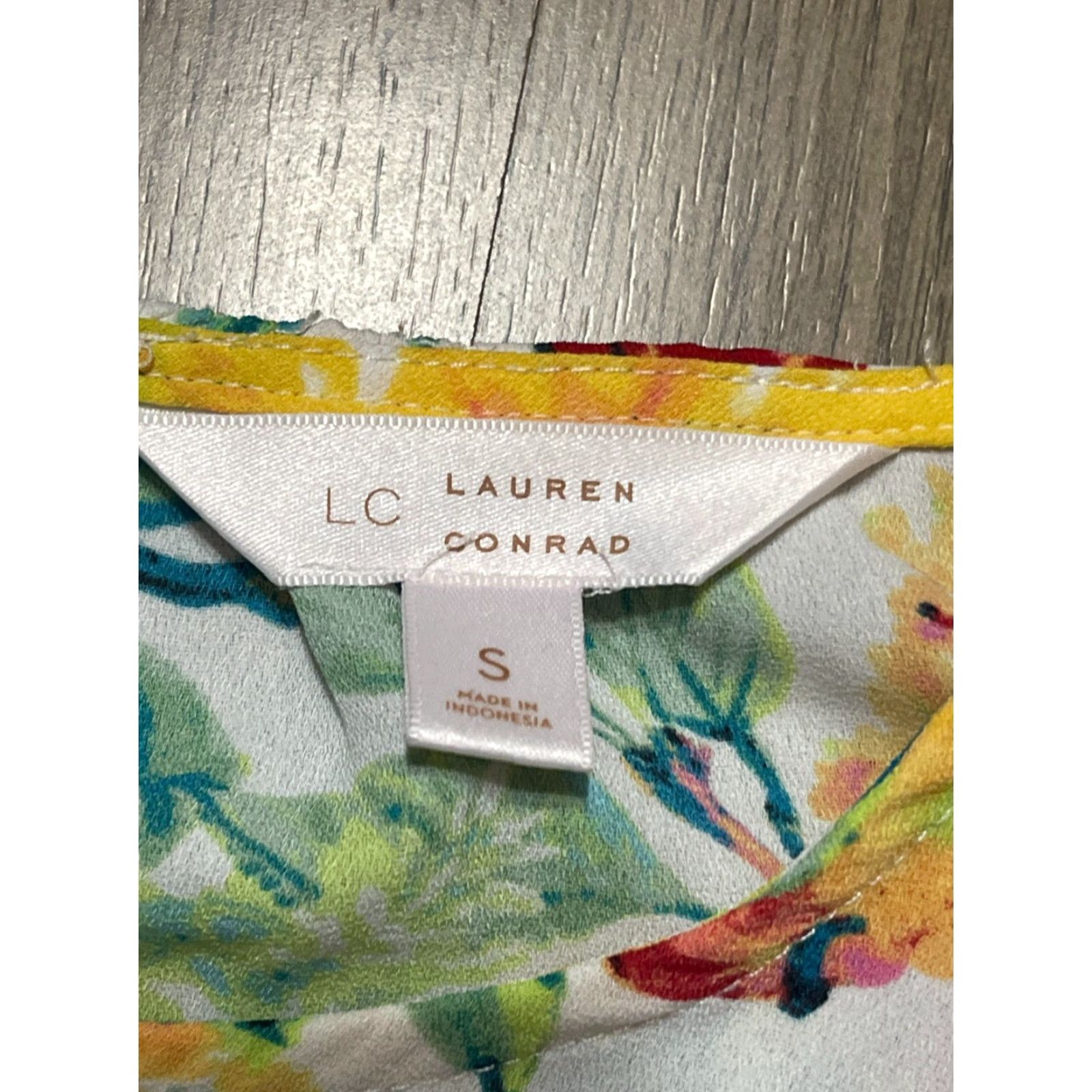 Vintage LC Lauren Conrad Shirt Women's Size Small White Green Orange Floral Size S / US 4 / IT 40 - 5 Thumbnail