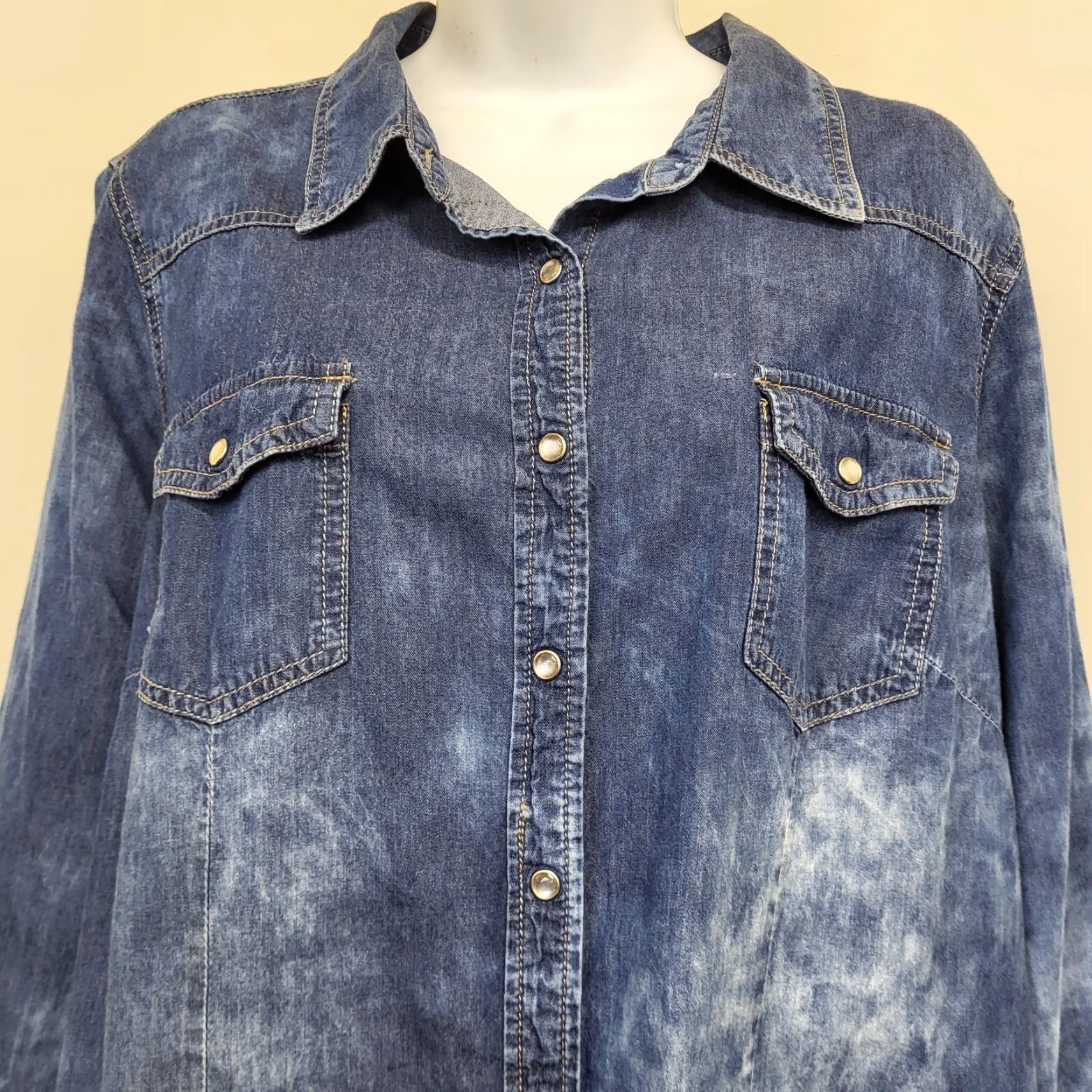 Vintage YMI Jean Shirt Women's 2X Blue Top 100% Cotton Snap Long Sleeve Distressed Blouse Shirt Men? Wait. No extra text. Size XXL / US 16-18 / IT 52-54 - 4 Thumbnail