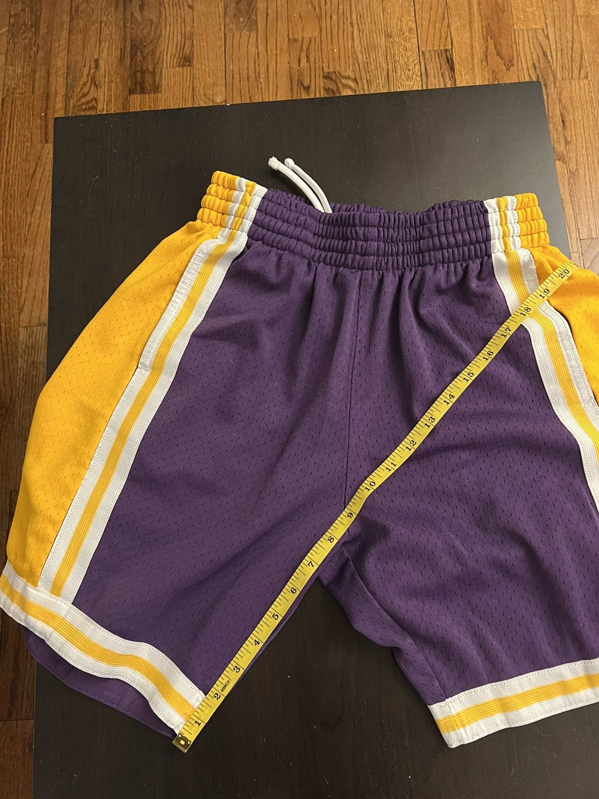 Mitchell & Ness Mitchell & Ness 1984-85 Lakers purple & gold shorts size S Size US 31 - 7 Thumbnail
