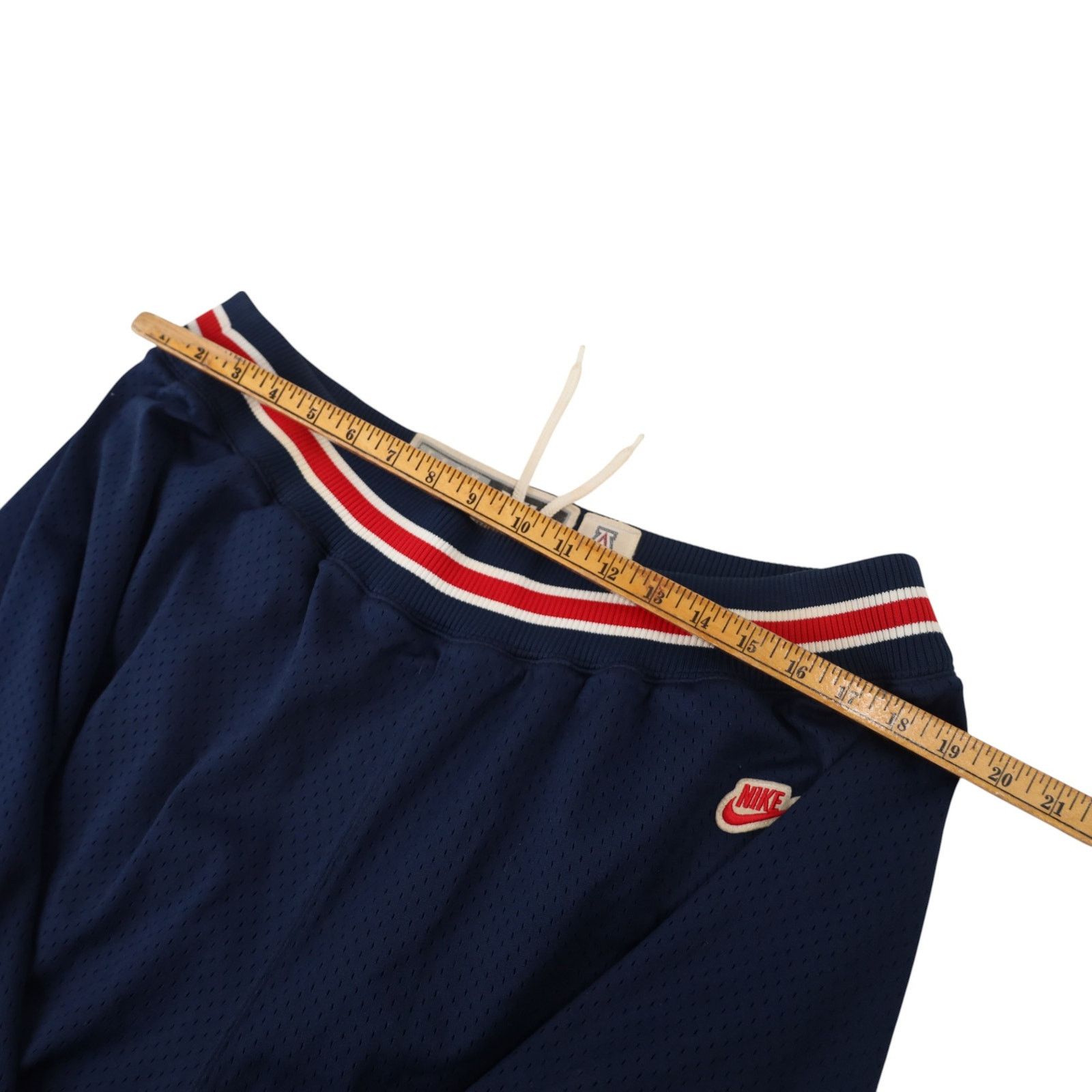 Nike × Vintage Vintage Nike Arizona Wildcats All Sewn Basketball Short Size US 38 / EU 54 - 7 Thumbnail