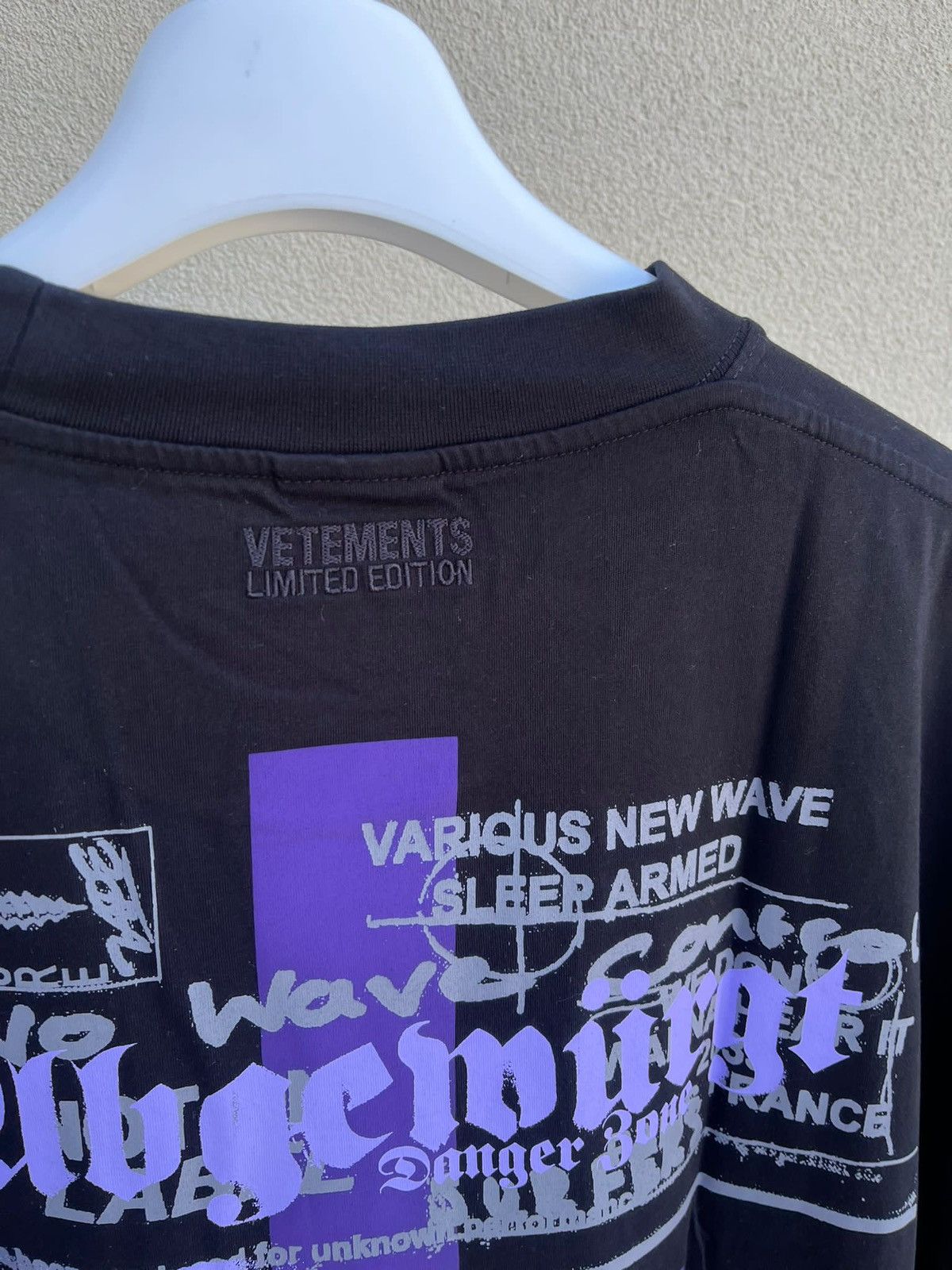 Vetements Maybe Mental T-Shirt in Black Size US XL / EU 56 / 4 - 20 Thumbnail