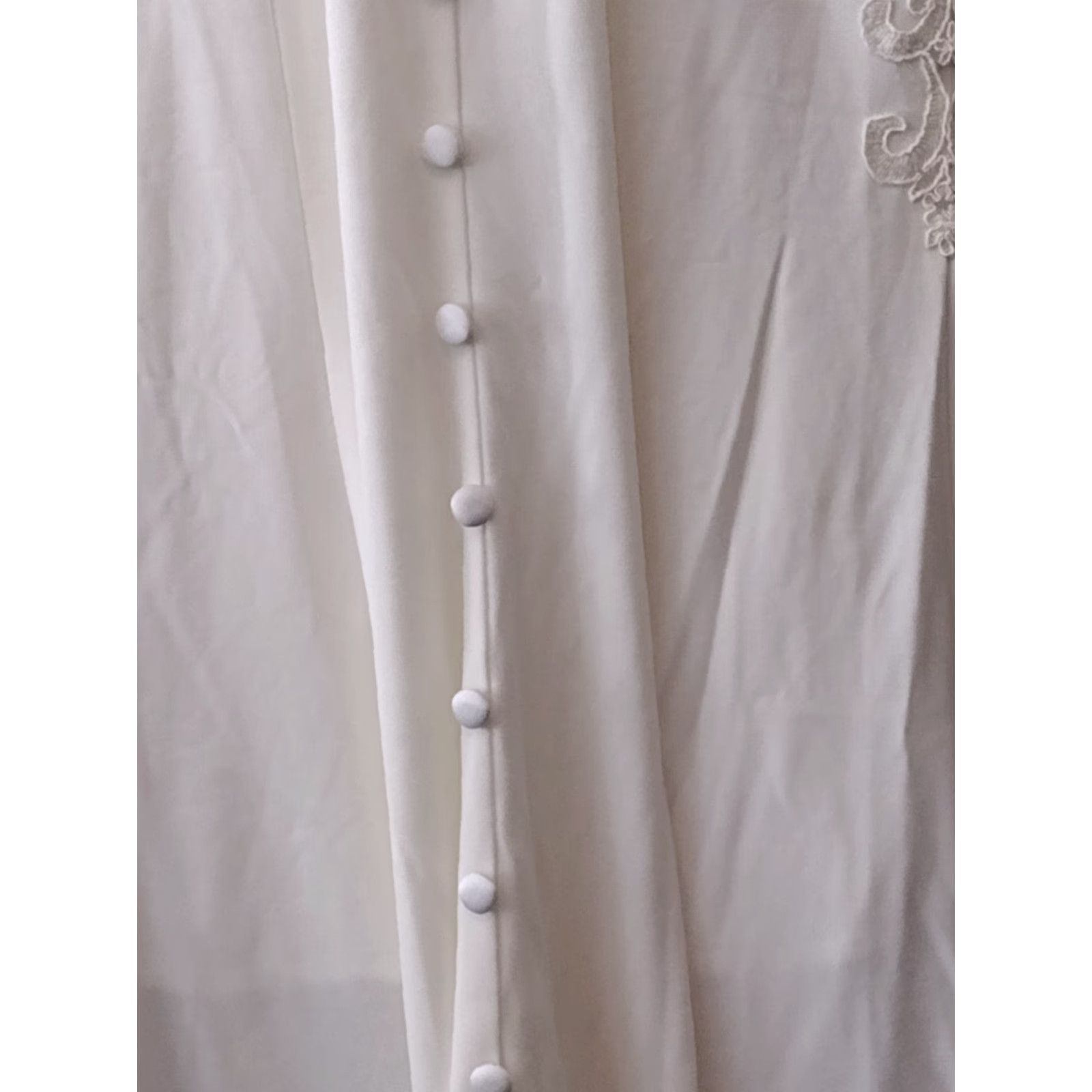 Vintage Wedding White Dress With Tank Top Sleeves Lace And Train Size 6 Dress Size US S / EU 44-46 / 1 - 7 Thumbnail