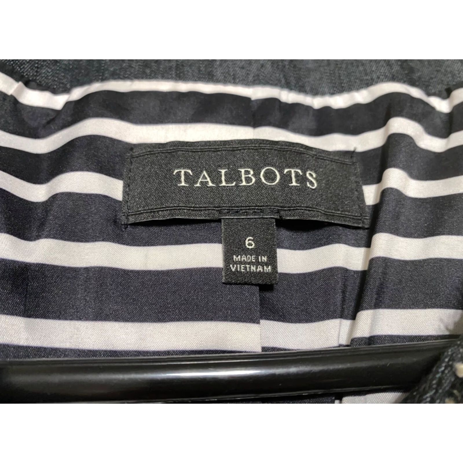Talbots Talbots Blazer Shirt Womens sz 6 Charcoal Gray Long Sleeve casual office Basic Jacket Regular Fit Pocketed Fringed 6 Gray Women Mens? Size M / US 6-8 / IT 42-44 - 5 Thumbnail
