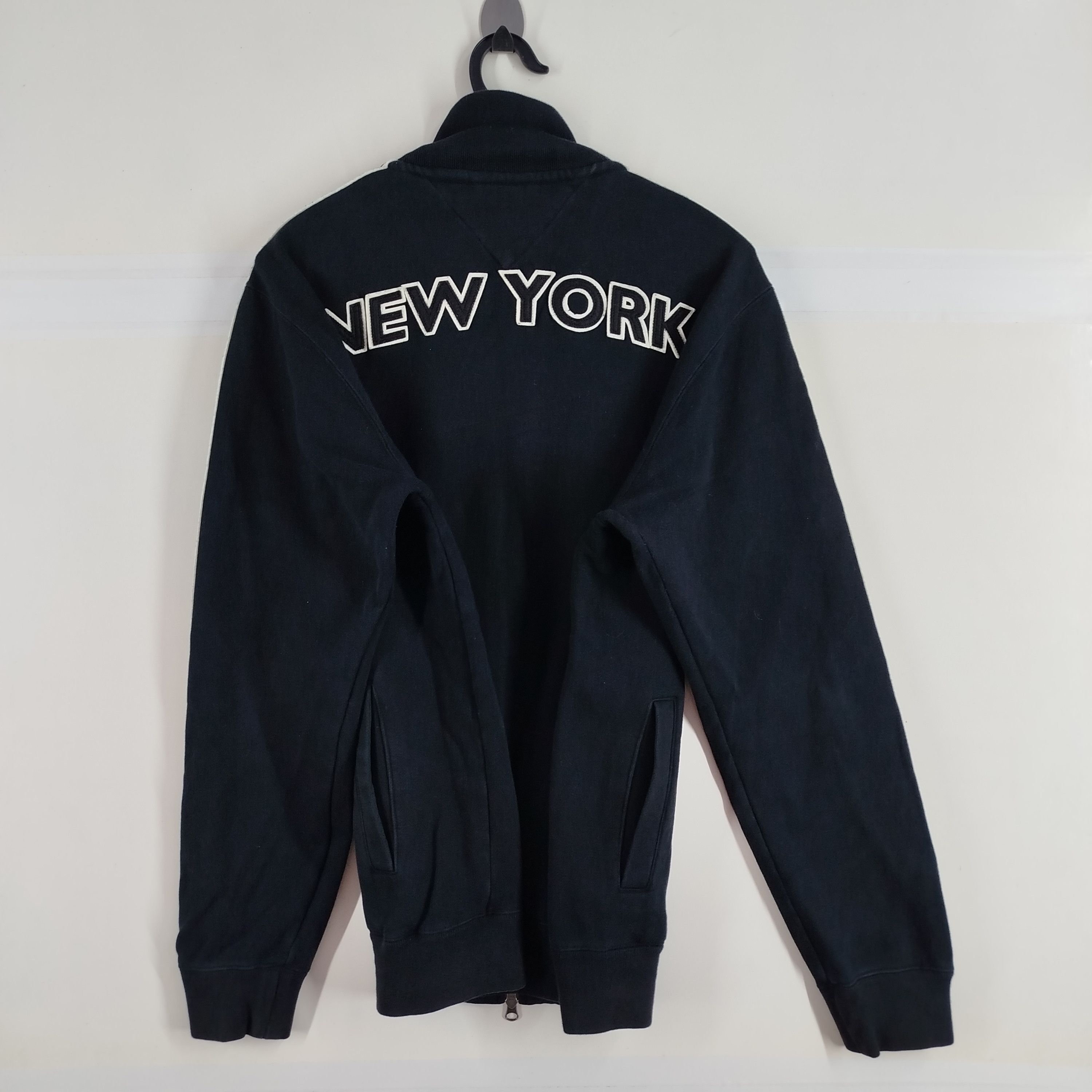 Tommy Hilfiger Tommy Hilfiger Embroidery Big Spell Out Zipper Size US L / EU 52-54 / 3 - 13 Thumbnail