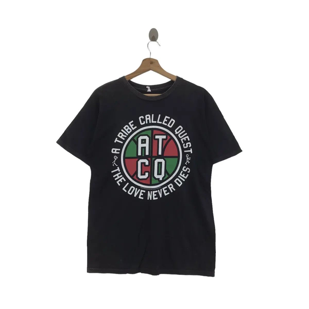 Band Tees Vtg A TRIBE CALLED QUEST Love Never Die Rap Tee Shirt Size US M / EU 48-50 / 2 - 1 Thumbnail