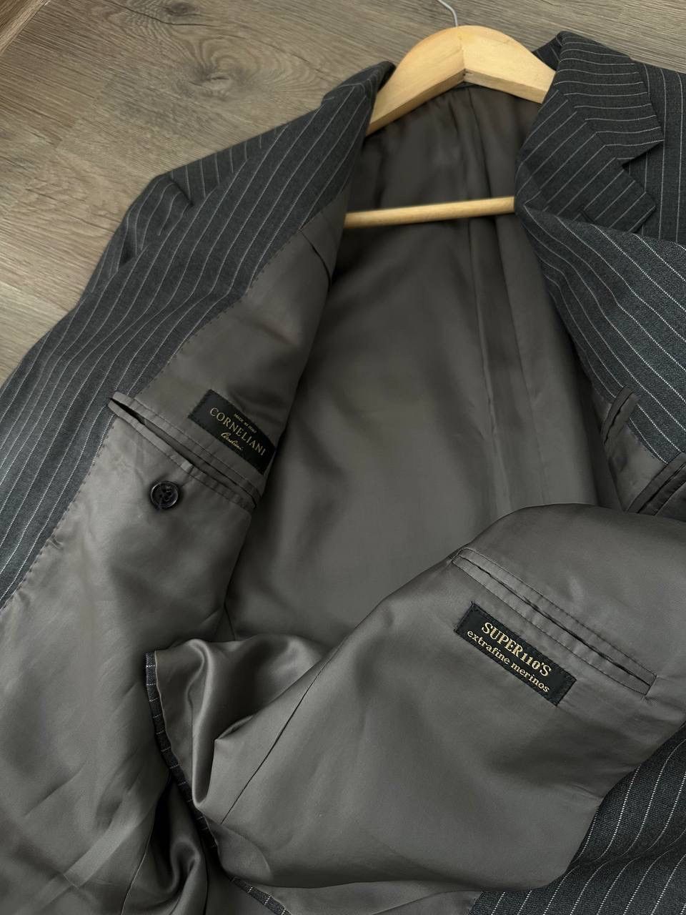 Corneliani × Vintage Vintage Corneliani Lana Extrafine Gray Striped 48R Suit Size 48R - 17 Thumbnail