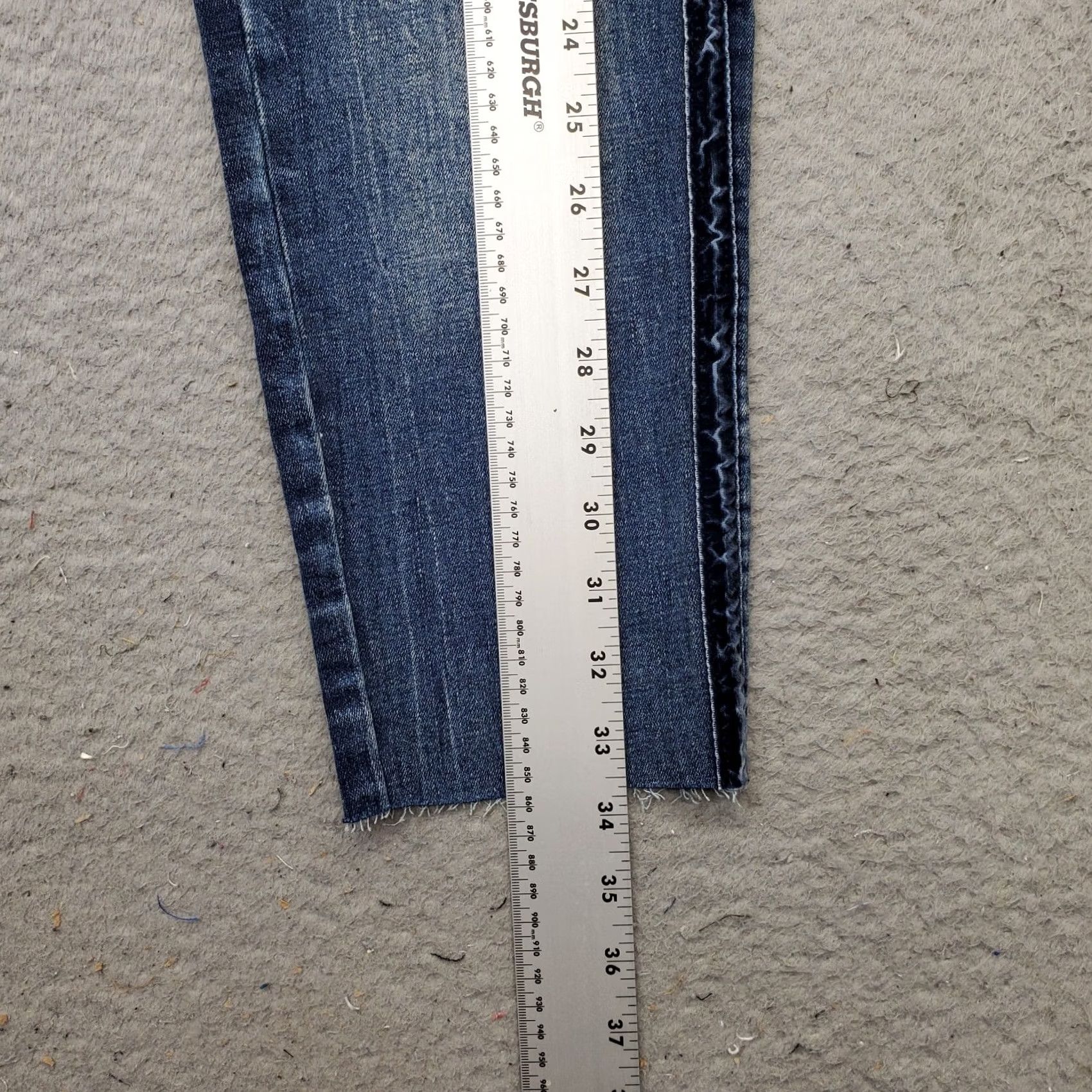 Vintage Bianco Jeans Womens Size 31 Blue Denim Stretch Whiskered Frayed Hem Straight Leg Jeans Size 24" / US 00 / IT 34 - 3 Thumbnail