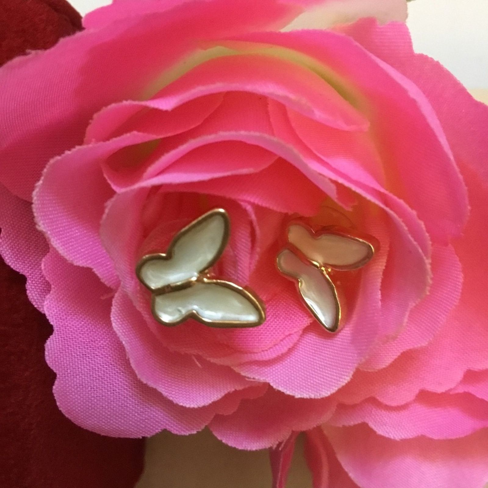 Other Gold & White Butterfly Shaped Stud Earrings Size ONE SIZE - 5 Thumbnail