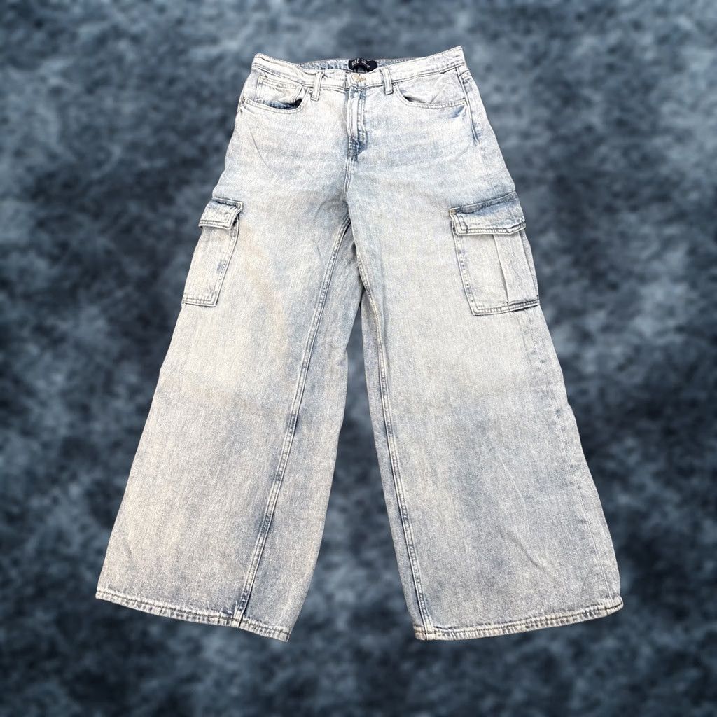 Gap VINTAGE Gap Jeans Wide-Leg High Rise Baggy Cargo 31x28 Light Wash Y2K Women Blue 31 Inseam Womens Jeans Size ONE SIZE - 1 Thumbnail