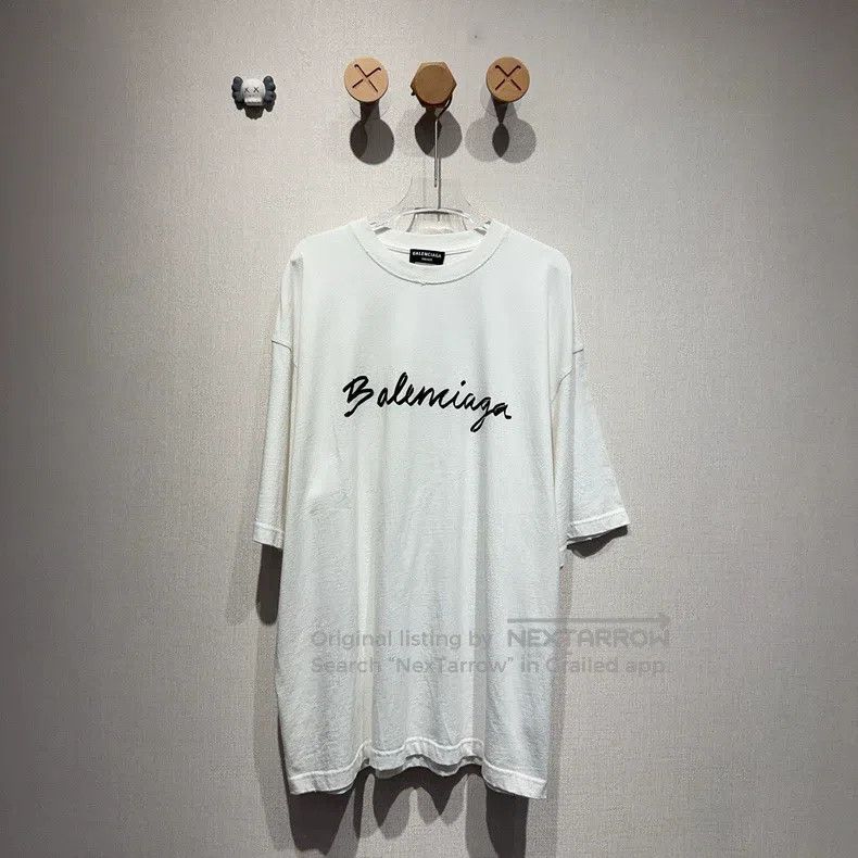 Balenciaga Balenciaga Cursive signature logo white short-sleeve Size US L / EU 52-54 / 3 - 1 Thumbnail