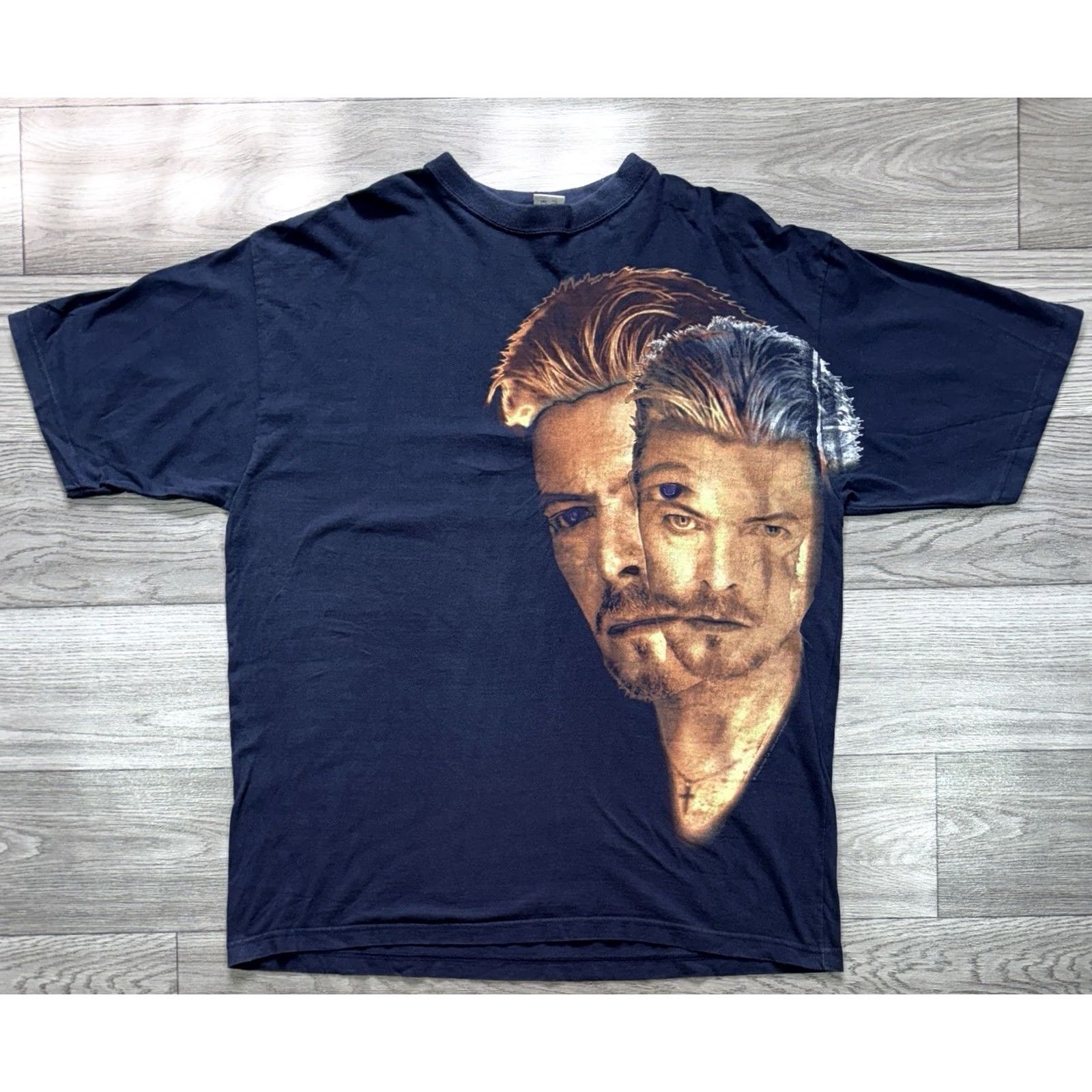 Vintage David Bowie Navy Shirt Mens XL Blue Rain 1995 Concert T Shirt Size US XL / EU 56 / 4 - 2 Thumbnail