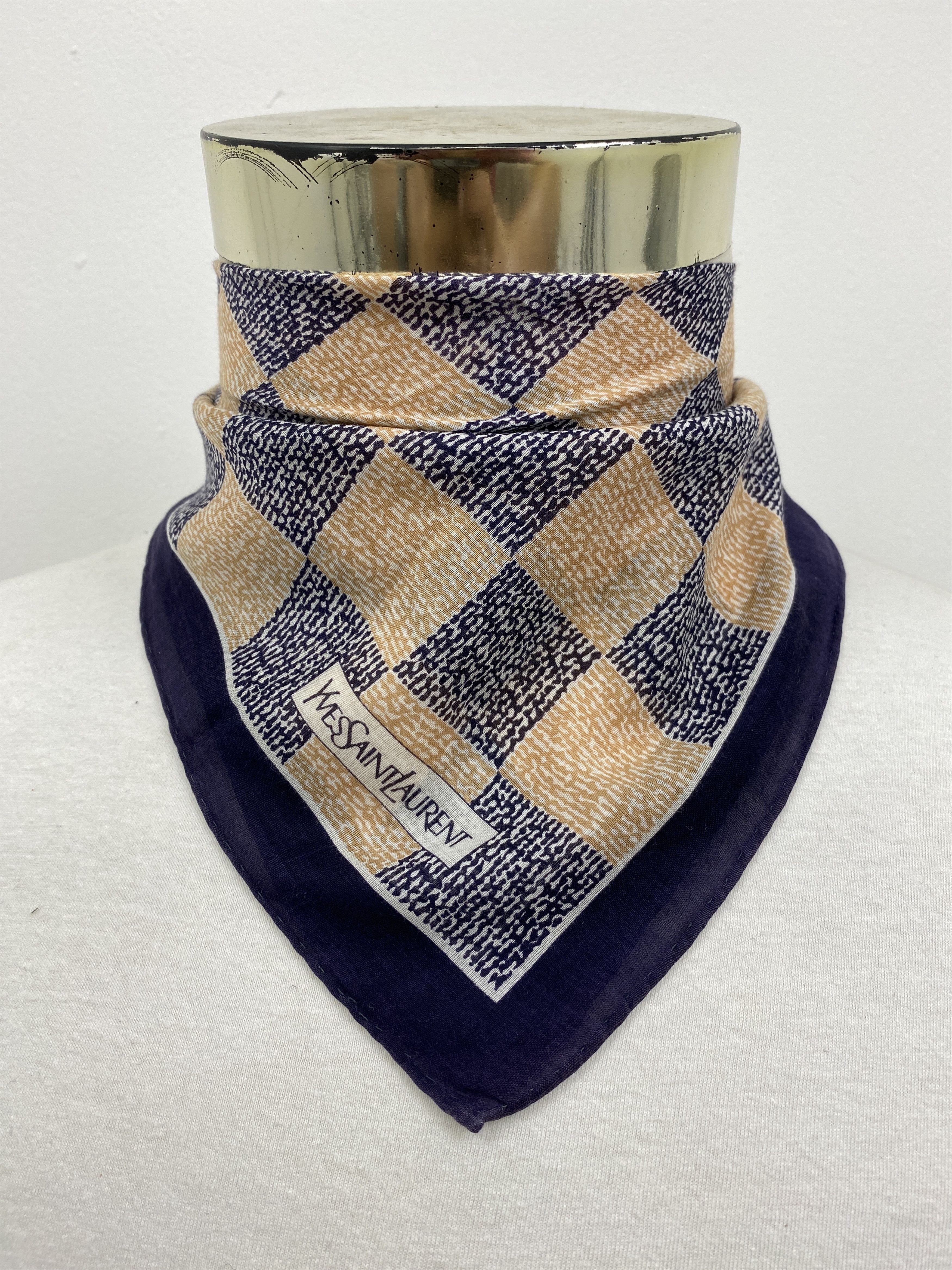 Vintage Yves Saint Laurent Handkerchief / Neckerchief HKC0494 Size ONE SIZE - 1 Thumbnail