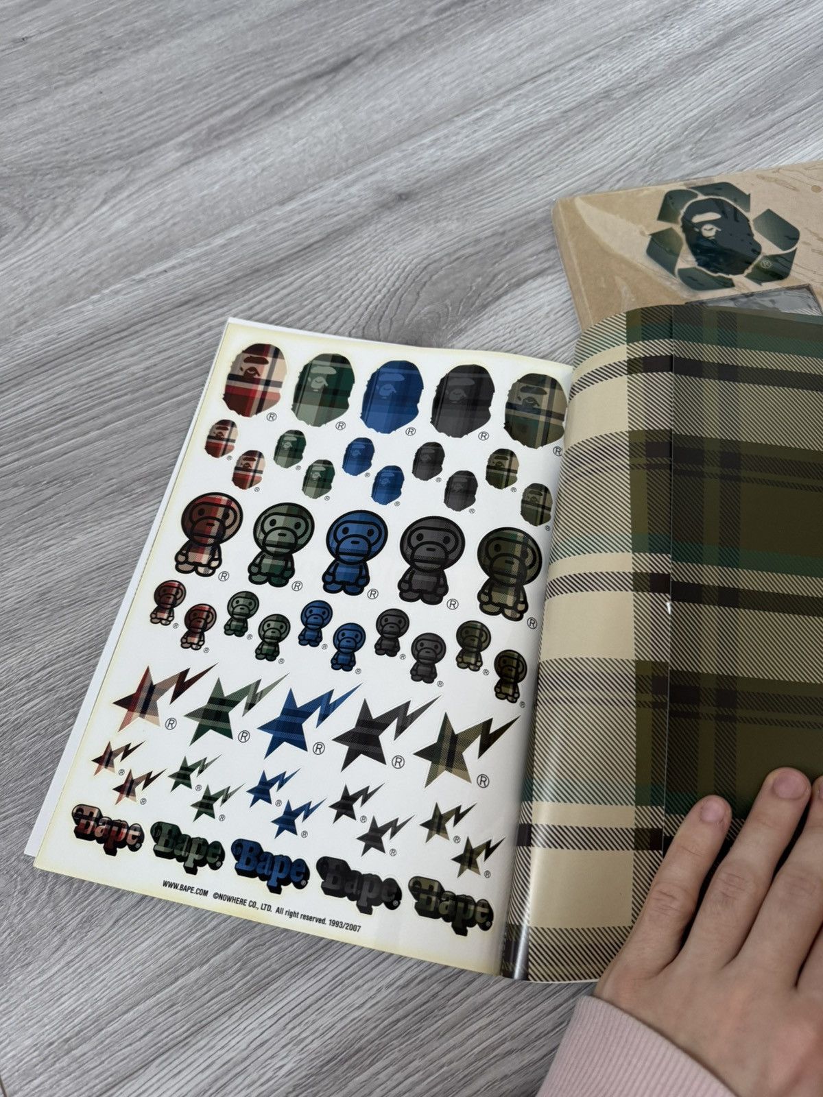 Bape Bape magasine Autumn / Winter 2007 collection stickers + bag Size ONE SIZE - 2 Thumbnail