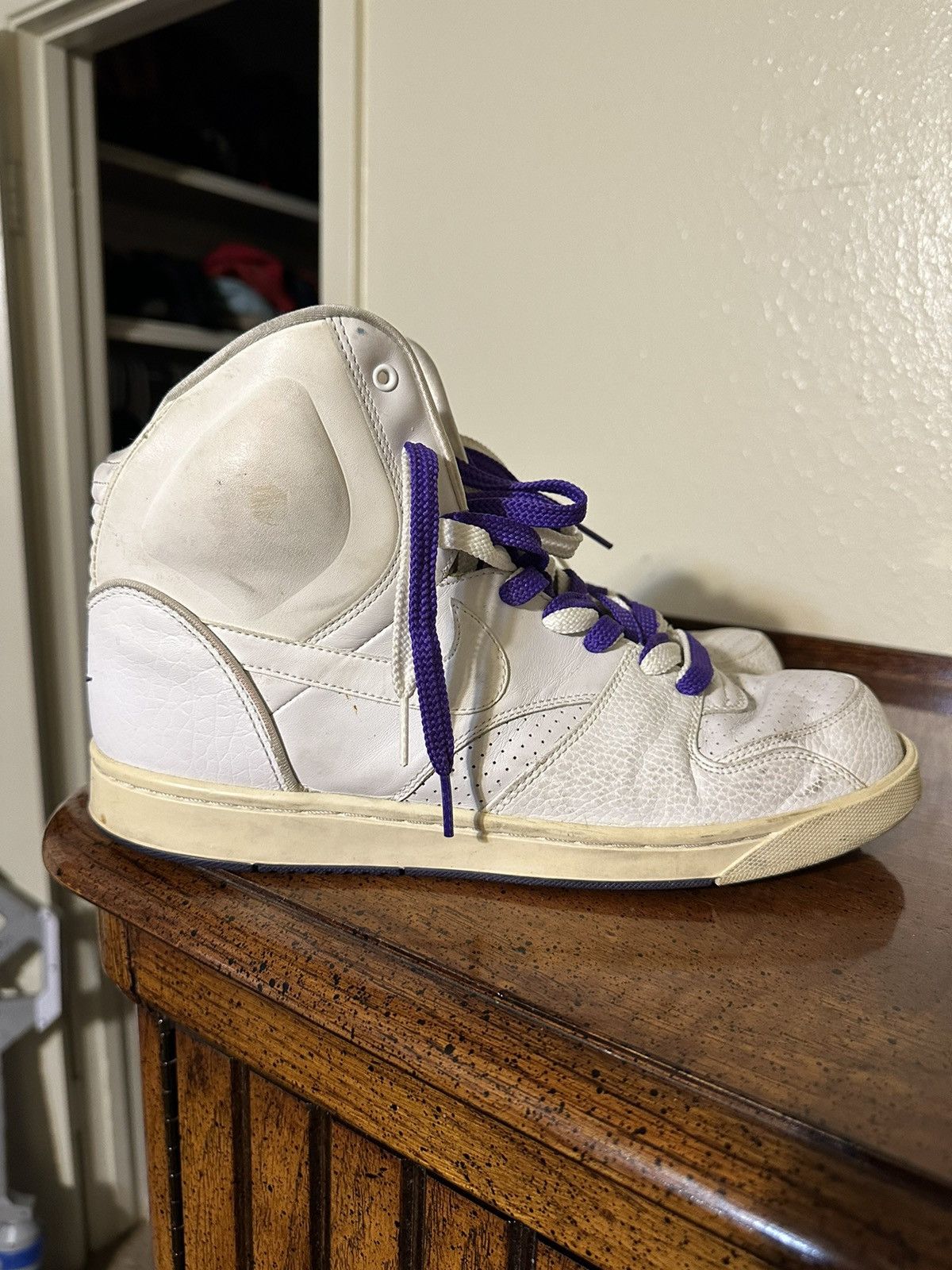Nike × Vintage Vintage Nike Air Rt1 high “white & purple” 2009 size 11 Size US 11 / EU 44 - 1 Thumbnail