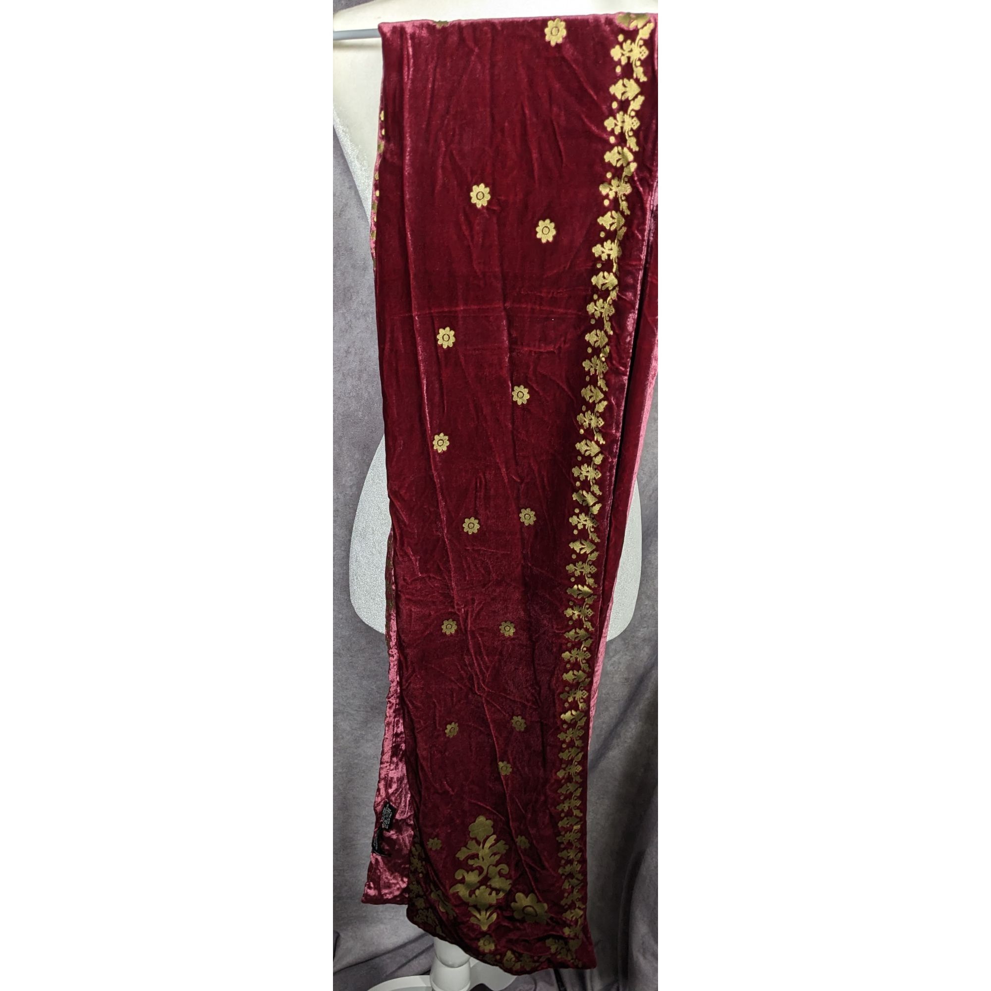 Other The Met Burgundy And Gold Velvet Royal Crest Scarf Size ONE SIZE - 12 Thumbnail
