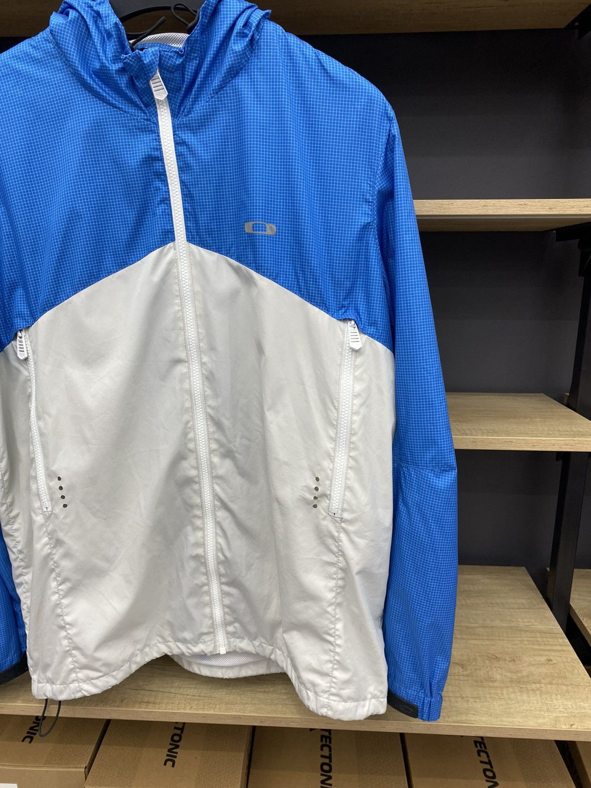 Oakley Vintage Rare Oakley Blue White Light Jacket Gorpcore Style Size US XL / EU 56 / 4 - 12 Thumbnail