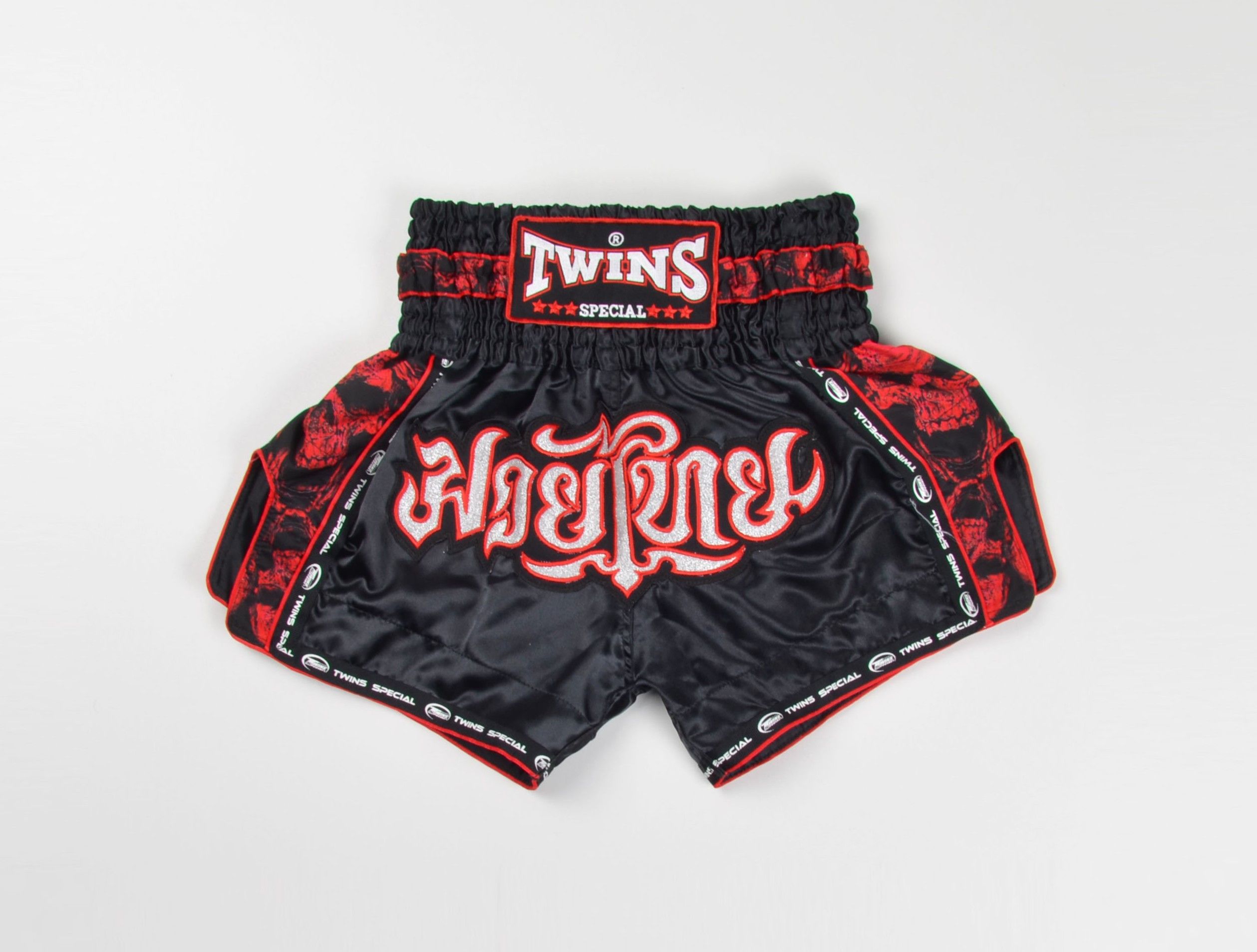 Twins Twins Special Scull Print Muay Thai Kick Boxing Shorts Size US 30 / EU 46 - 1 Thumbnail