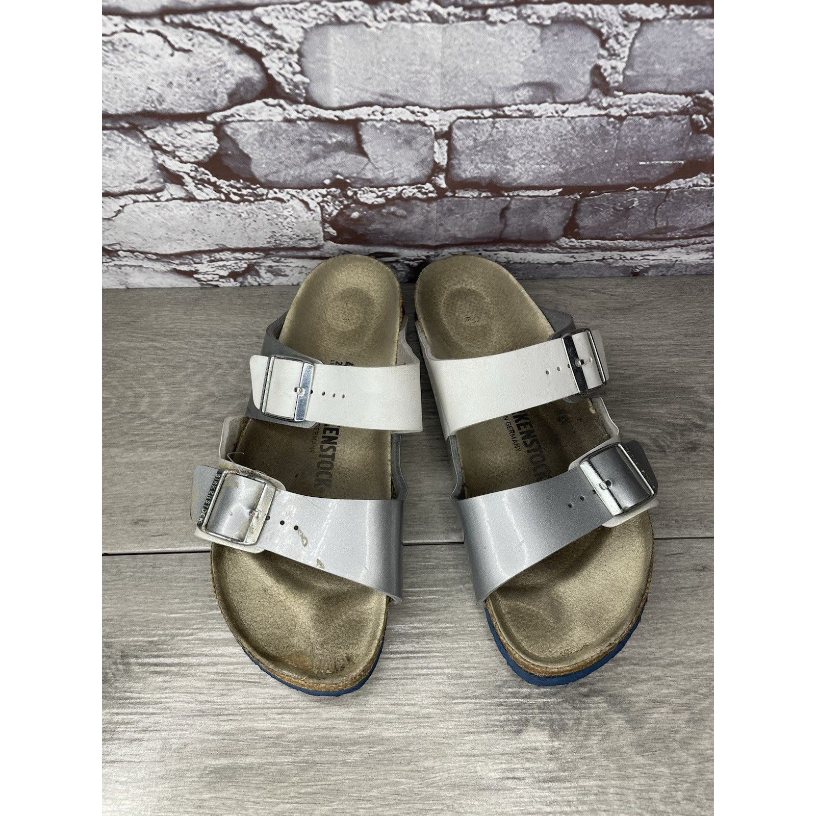 Birkenstock Birkenstock Arizona Two Toned Silver White Leather Strap San Size US 10 / IT 40 - 2 Thumbnail
